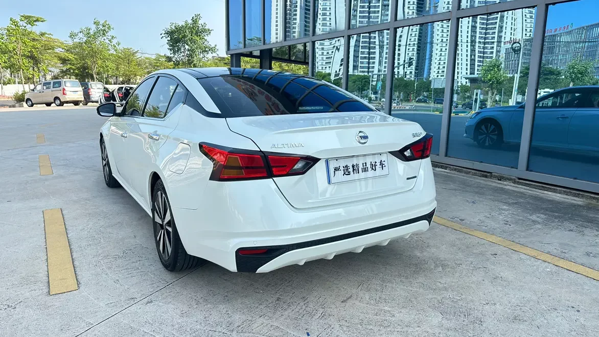 Nissan Altima
