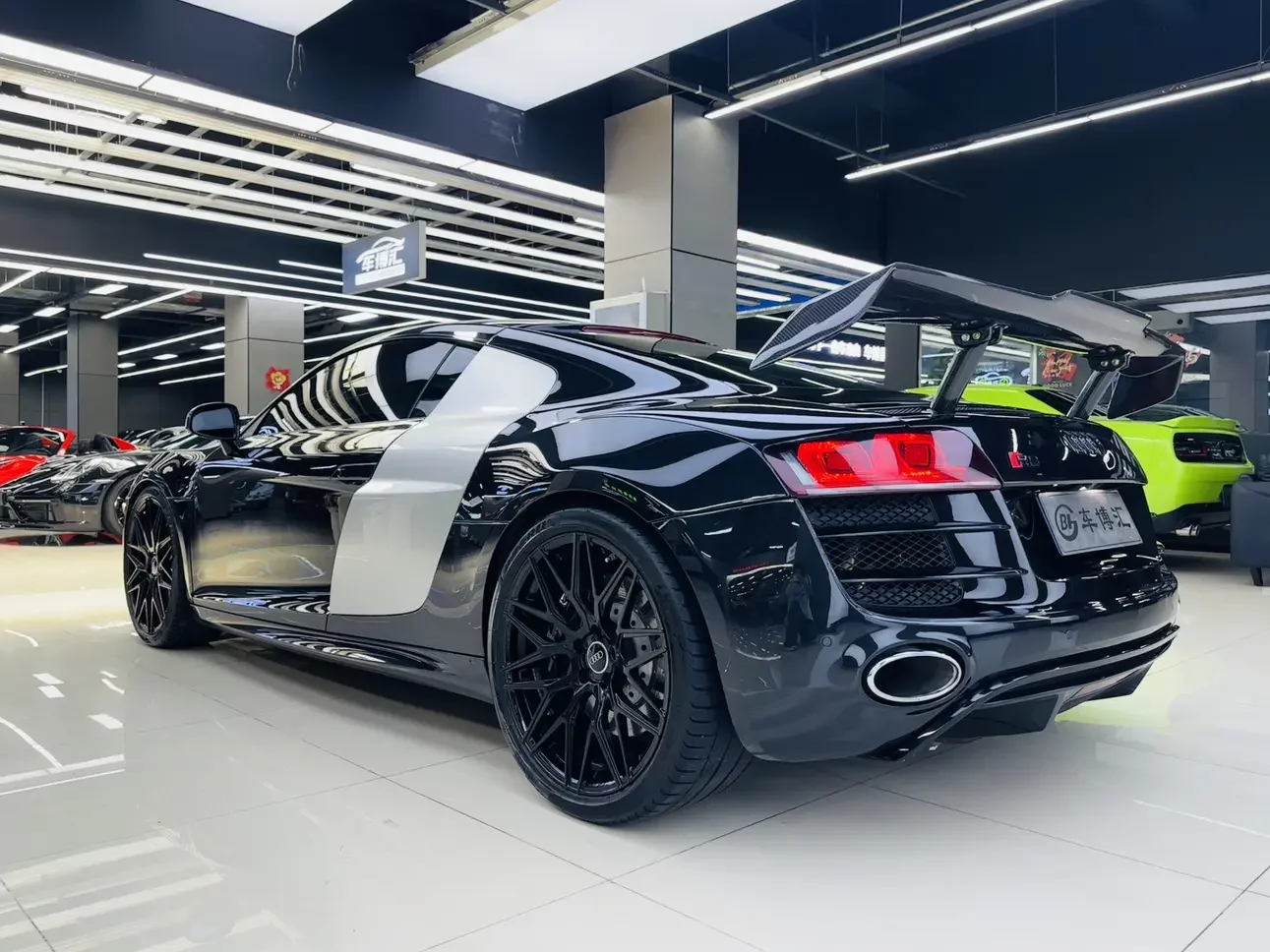 Audi R8