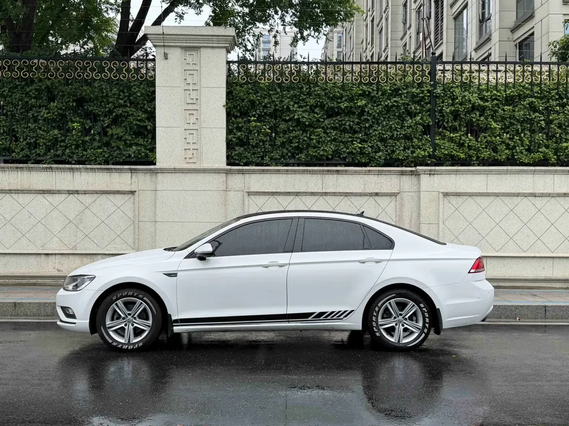 Volkswagen Lamando