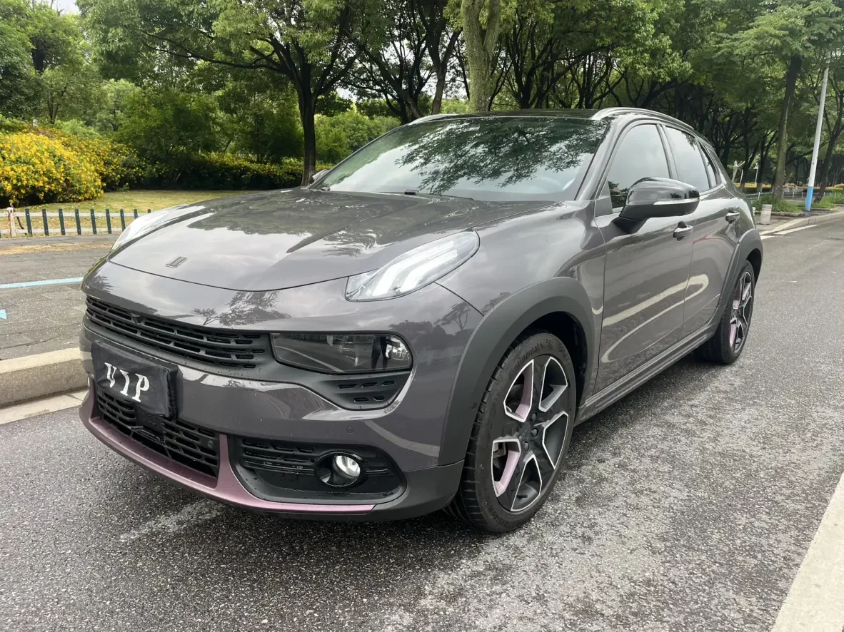 Lynk & Co 02