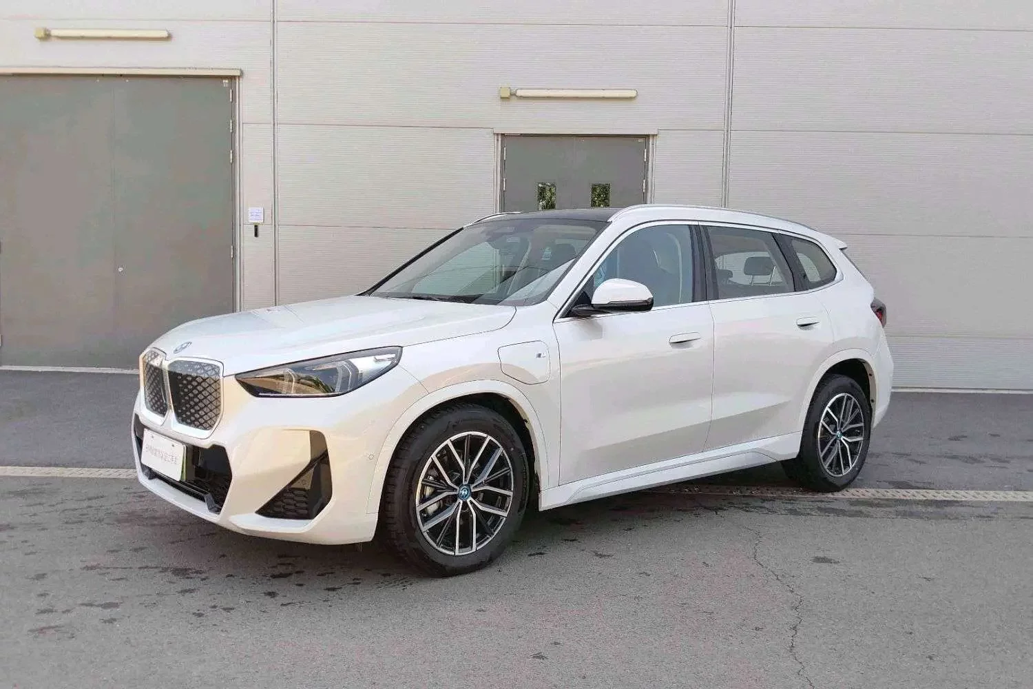 BMW iX1