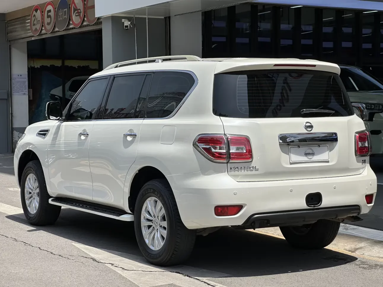 Nissan Patrol Y61