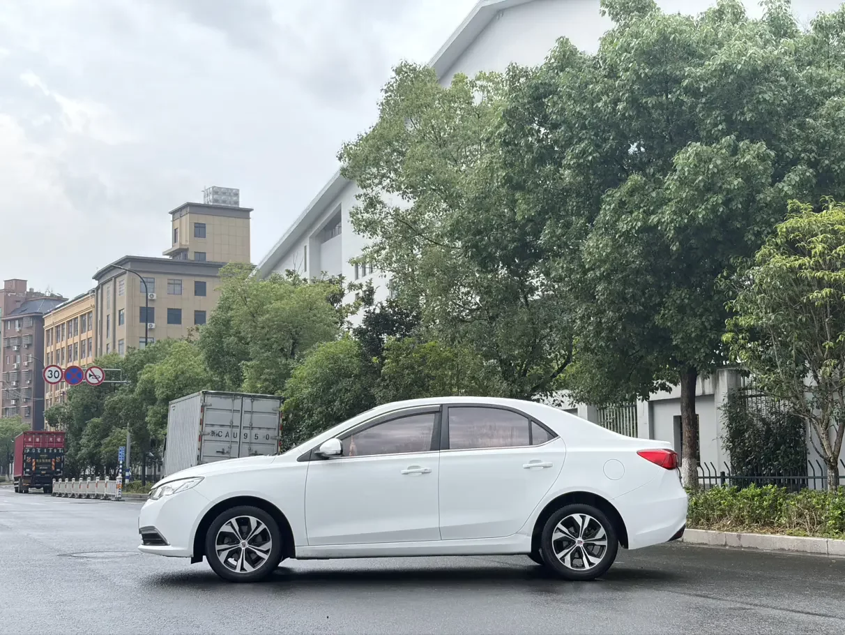 Roewe 360