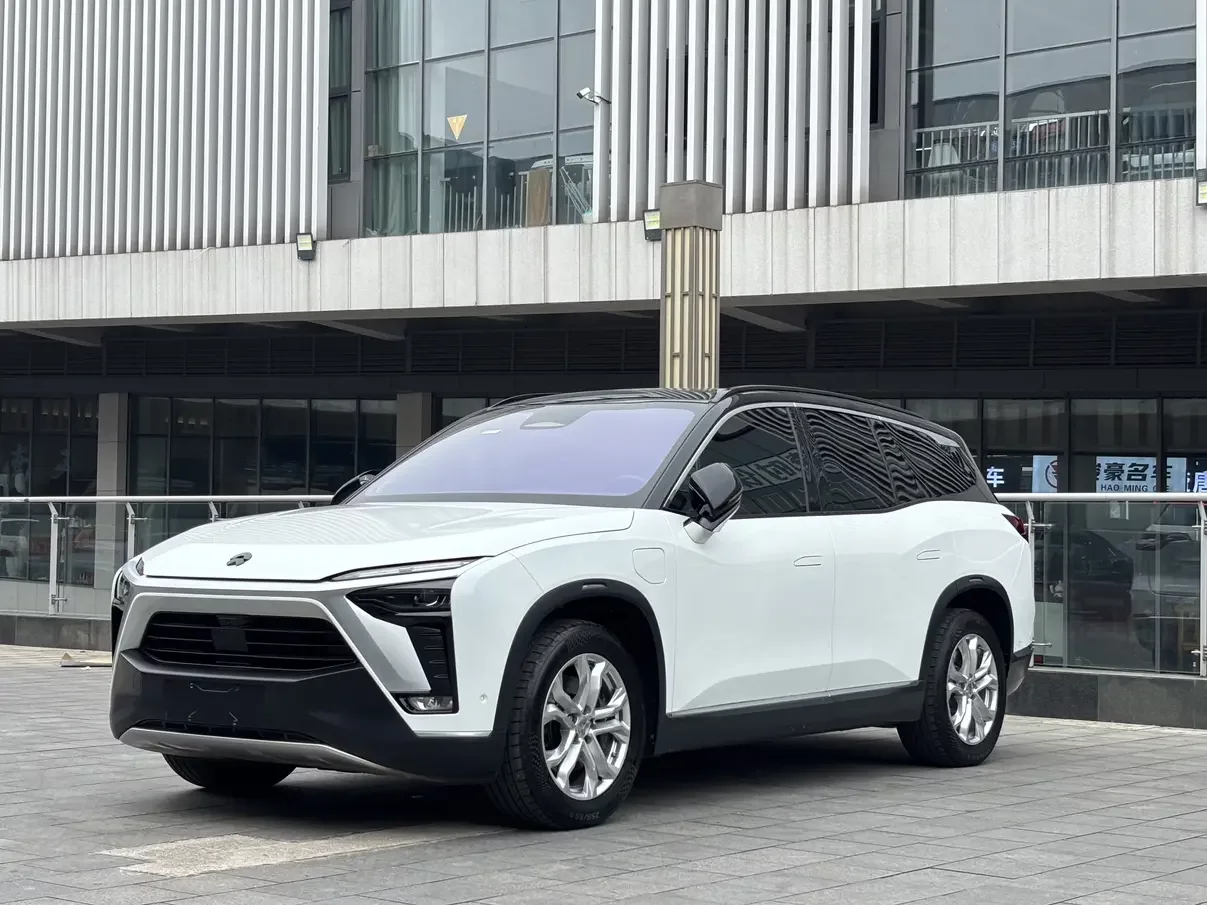 NIO ES8