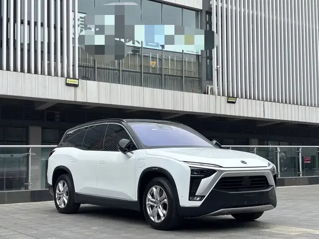 NIO ES8