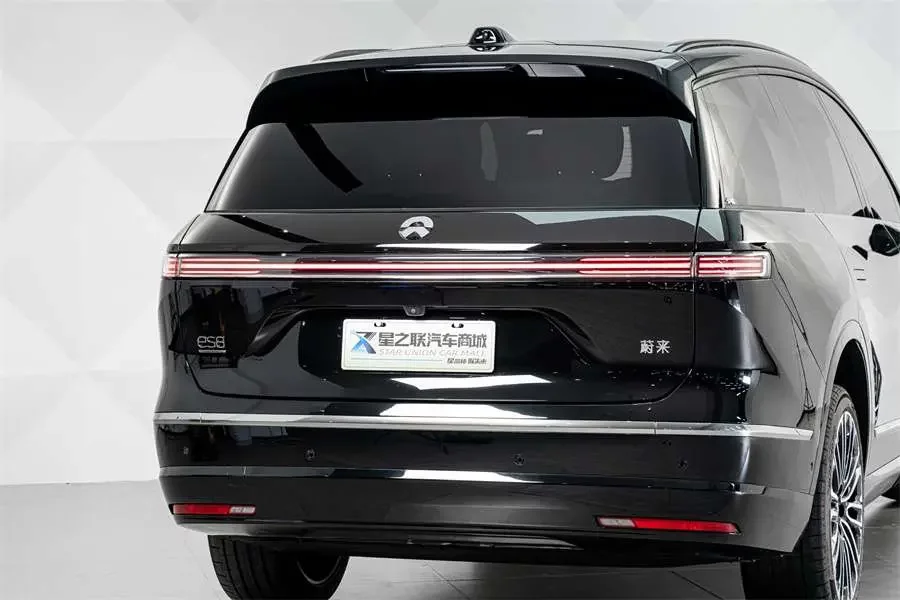 NIO ES8