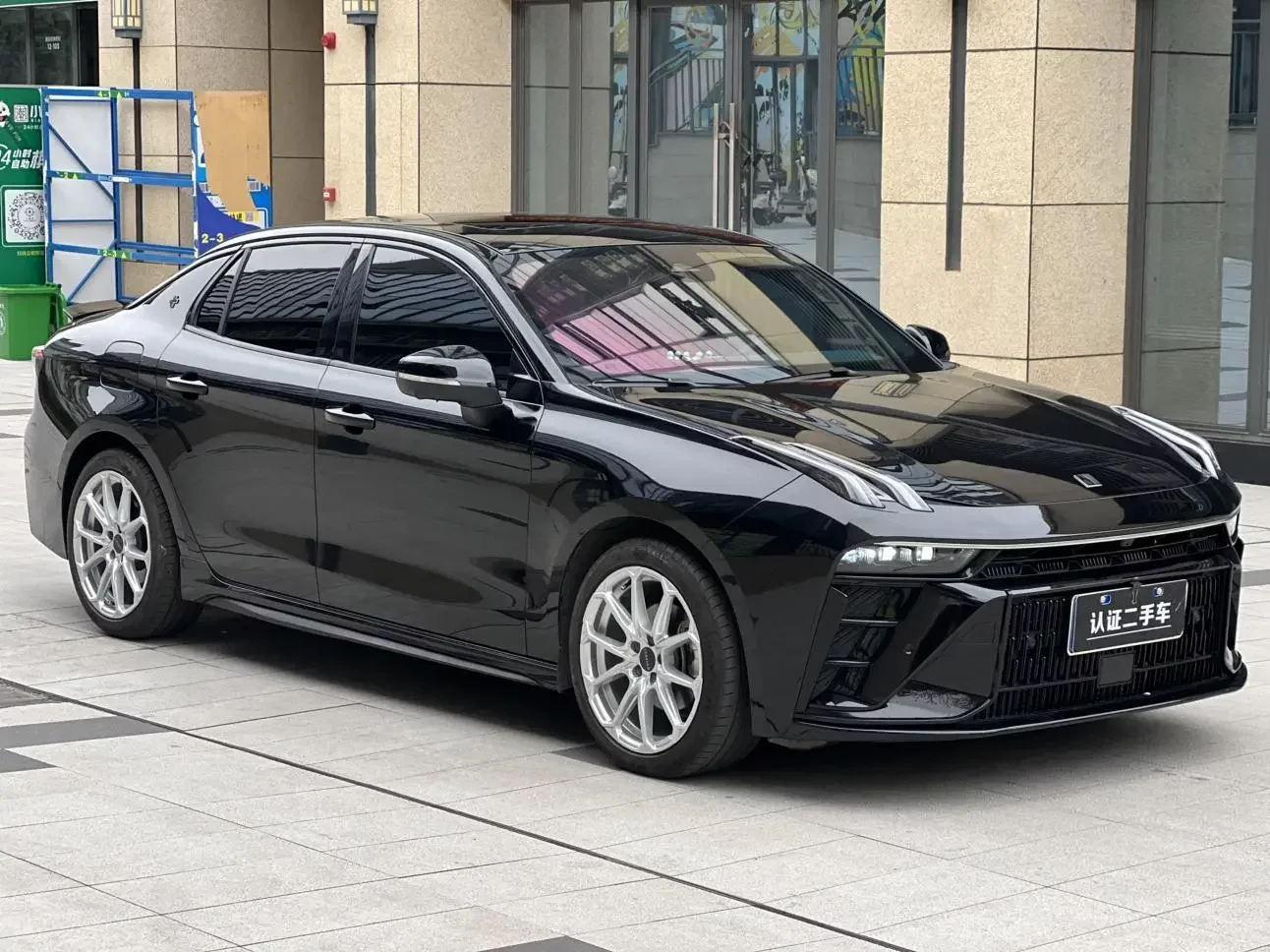 Lynk & Co 03