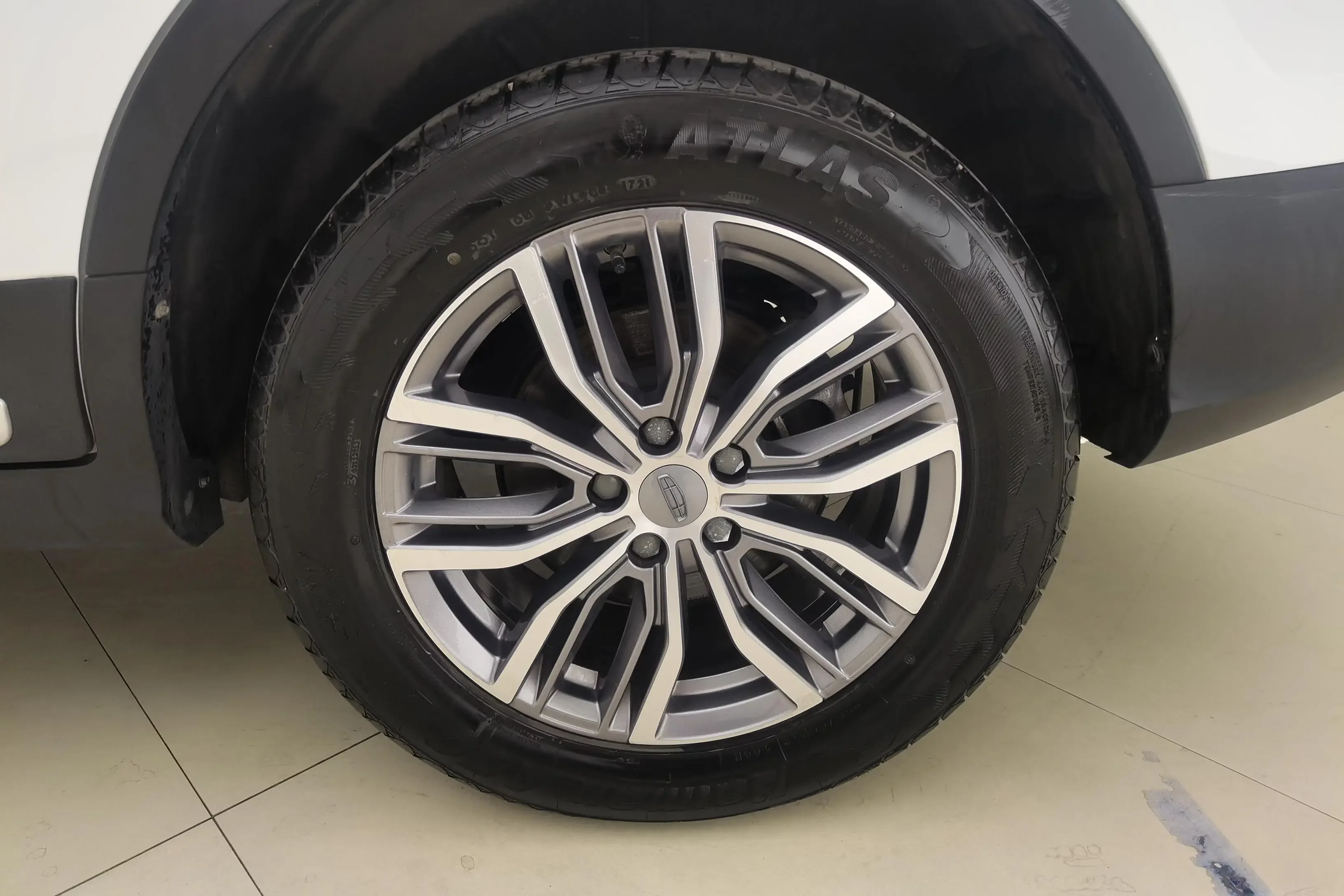 Geely Atlas
