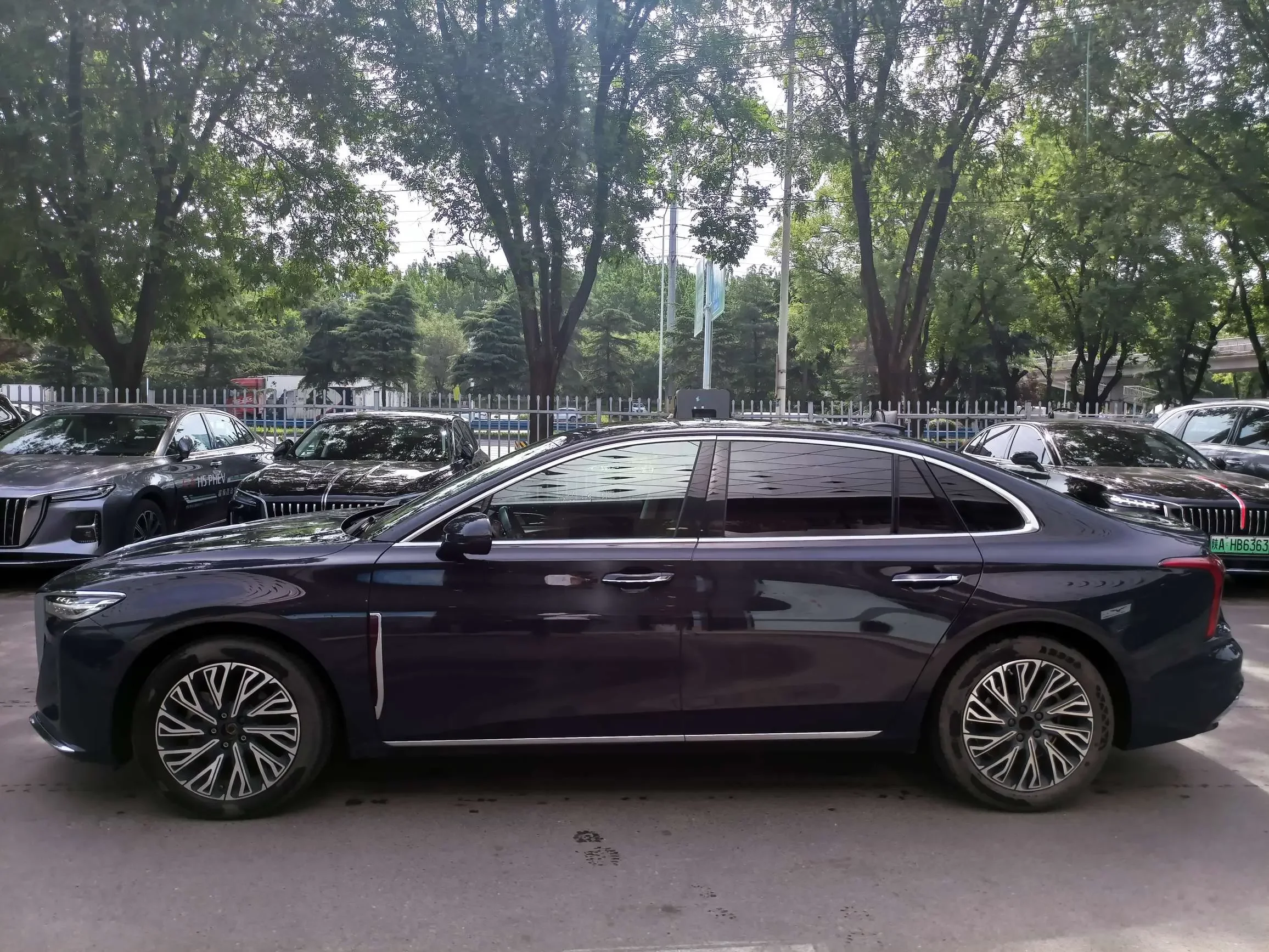 Hongqi H5