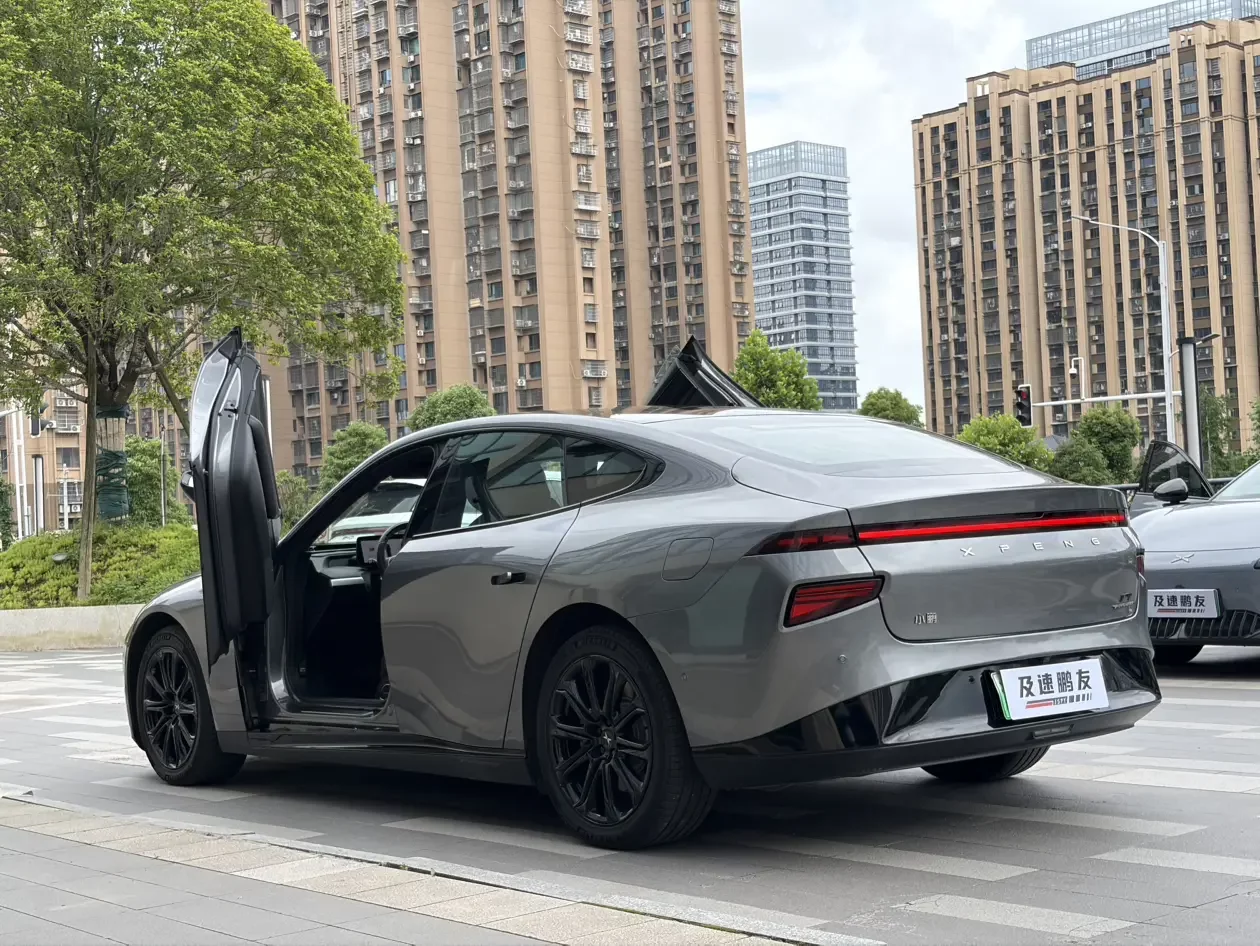 Xpeng P7