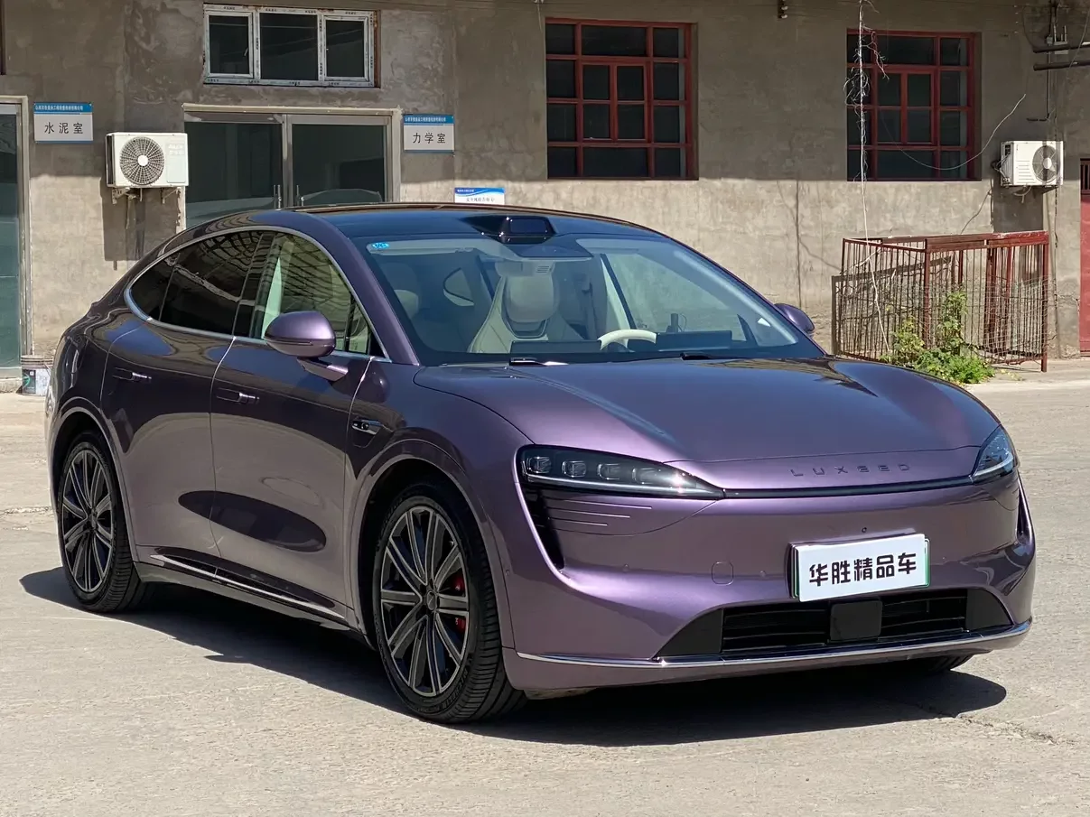 Luxeed Zhijie R7