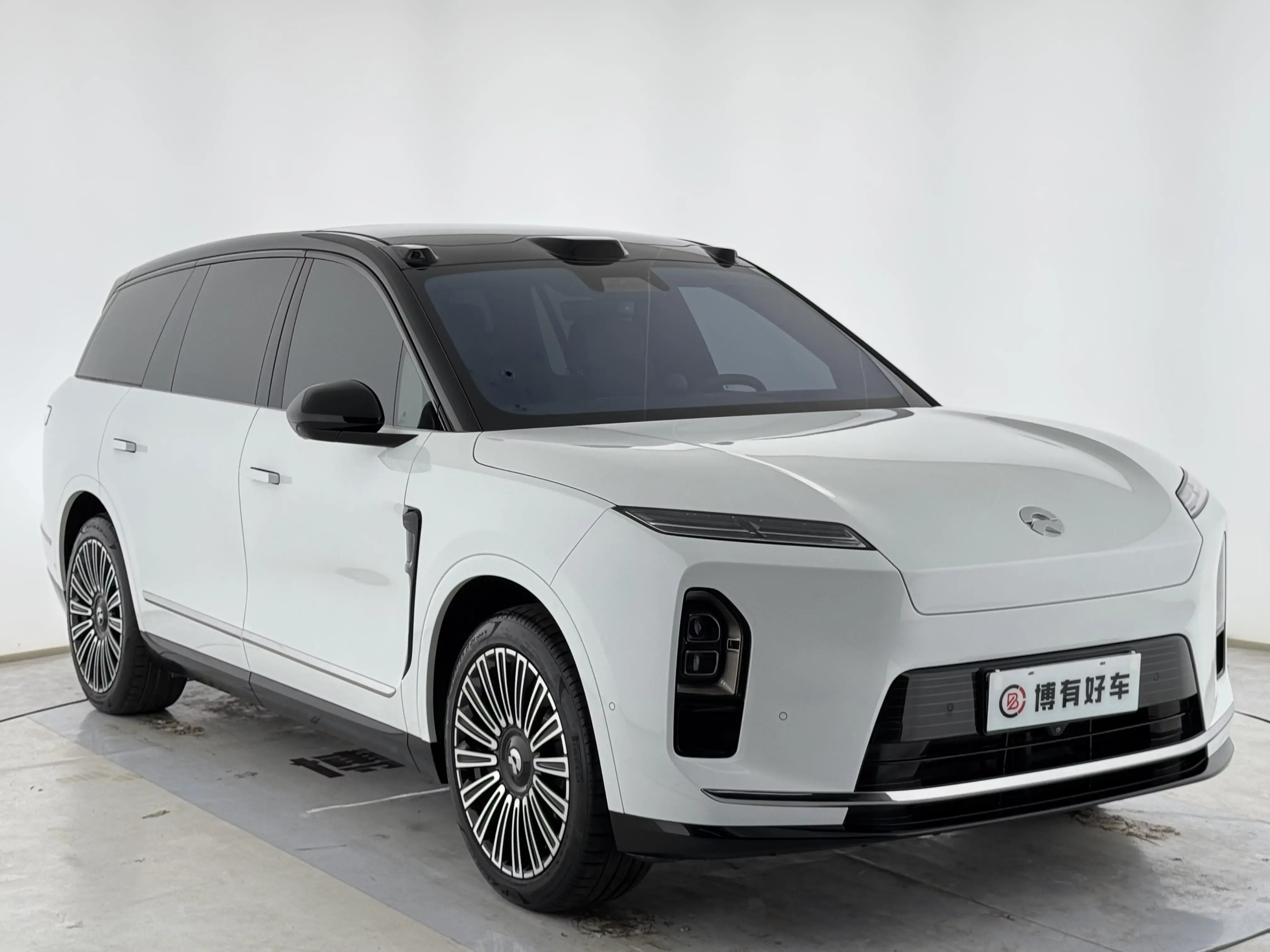 NIO ES8