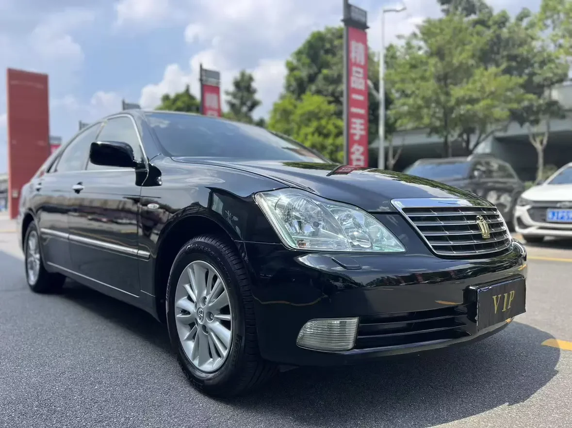 Toyota crown