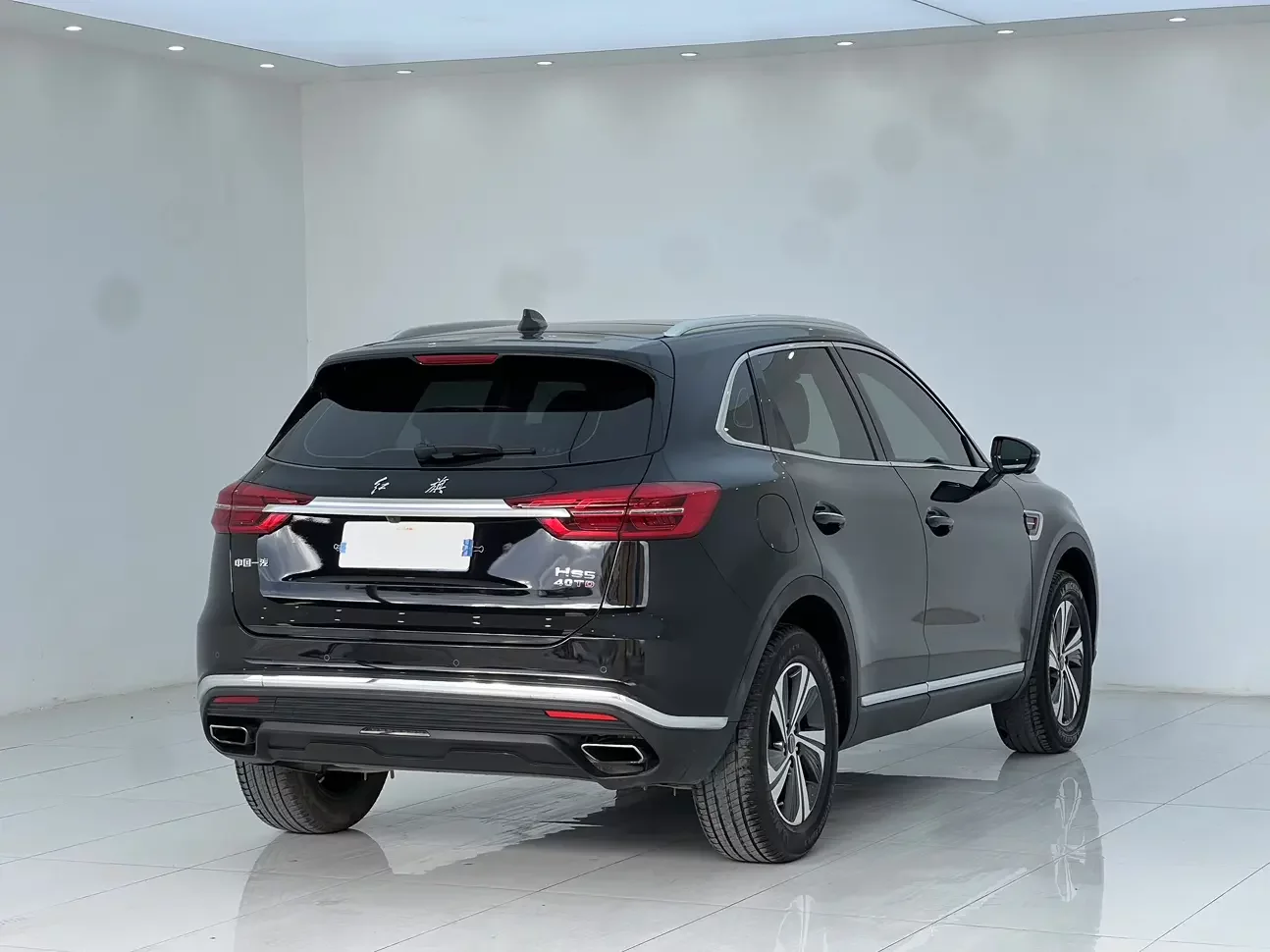 Hongqi HS5