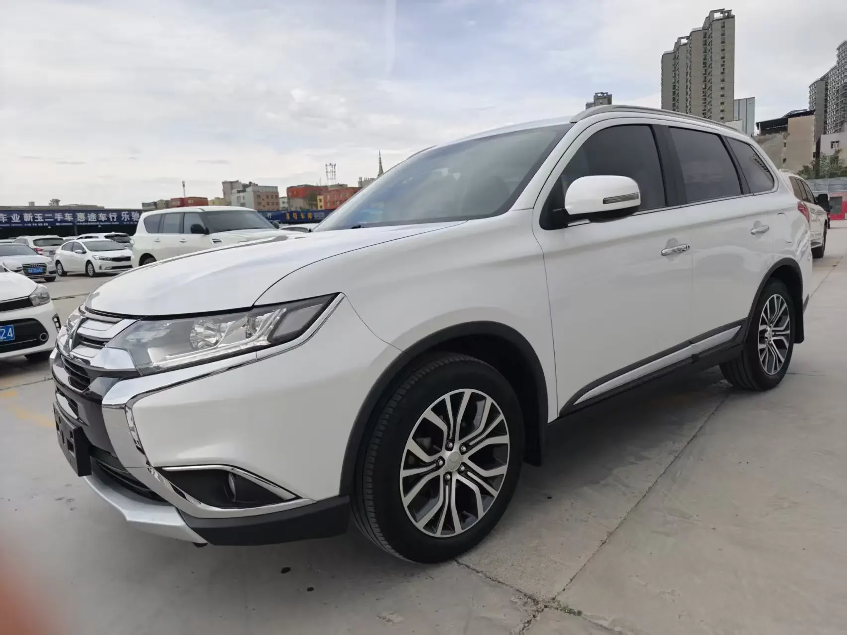 Mitsubishi Outlander  из Китая
