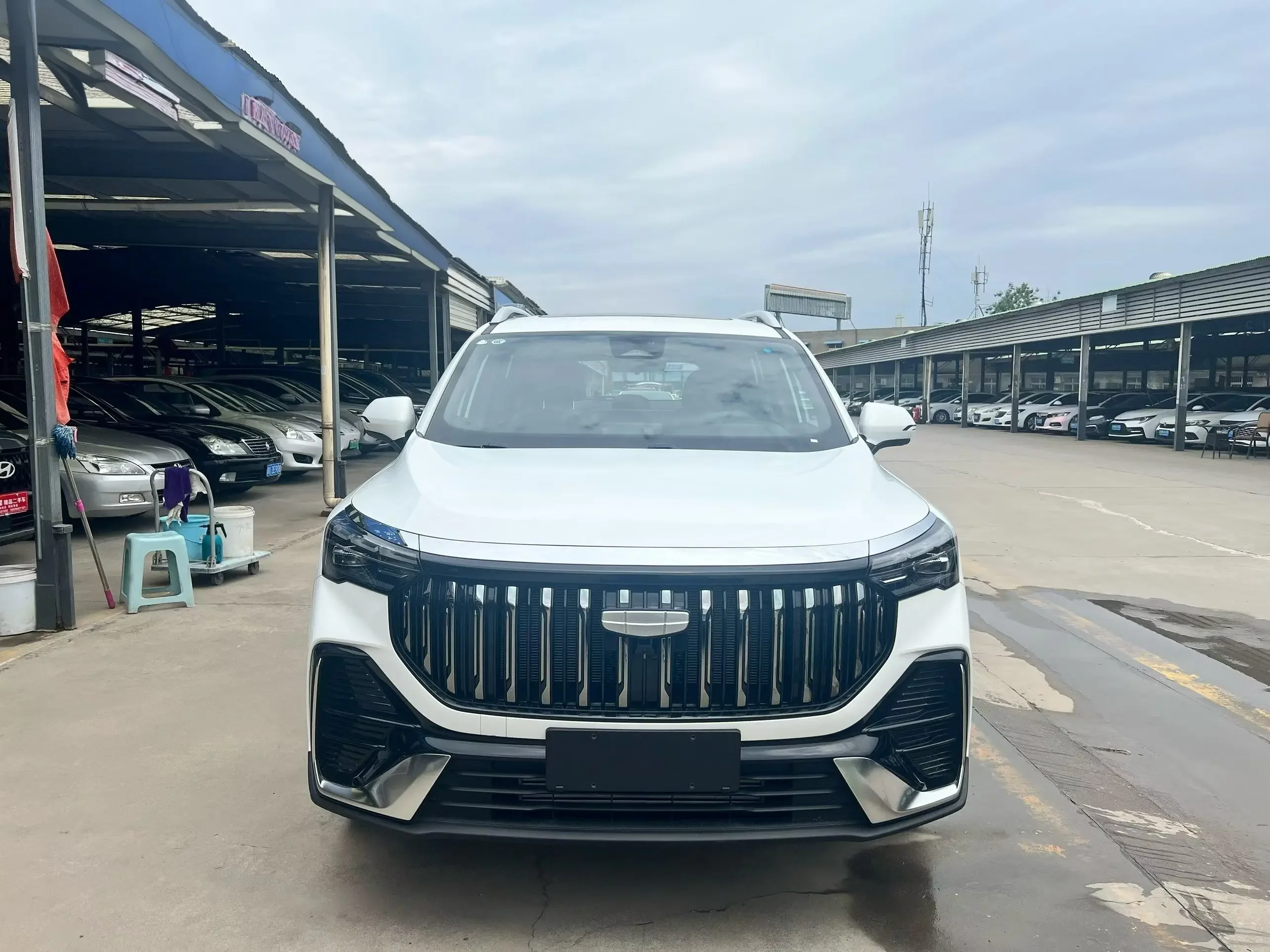 Geely Haoyue L