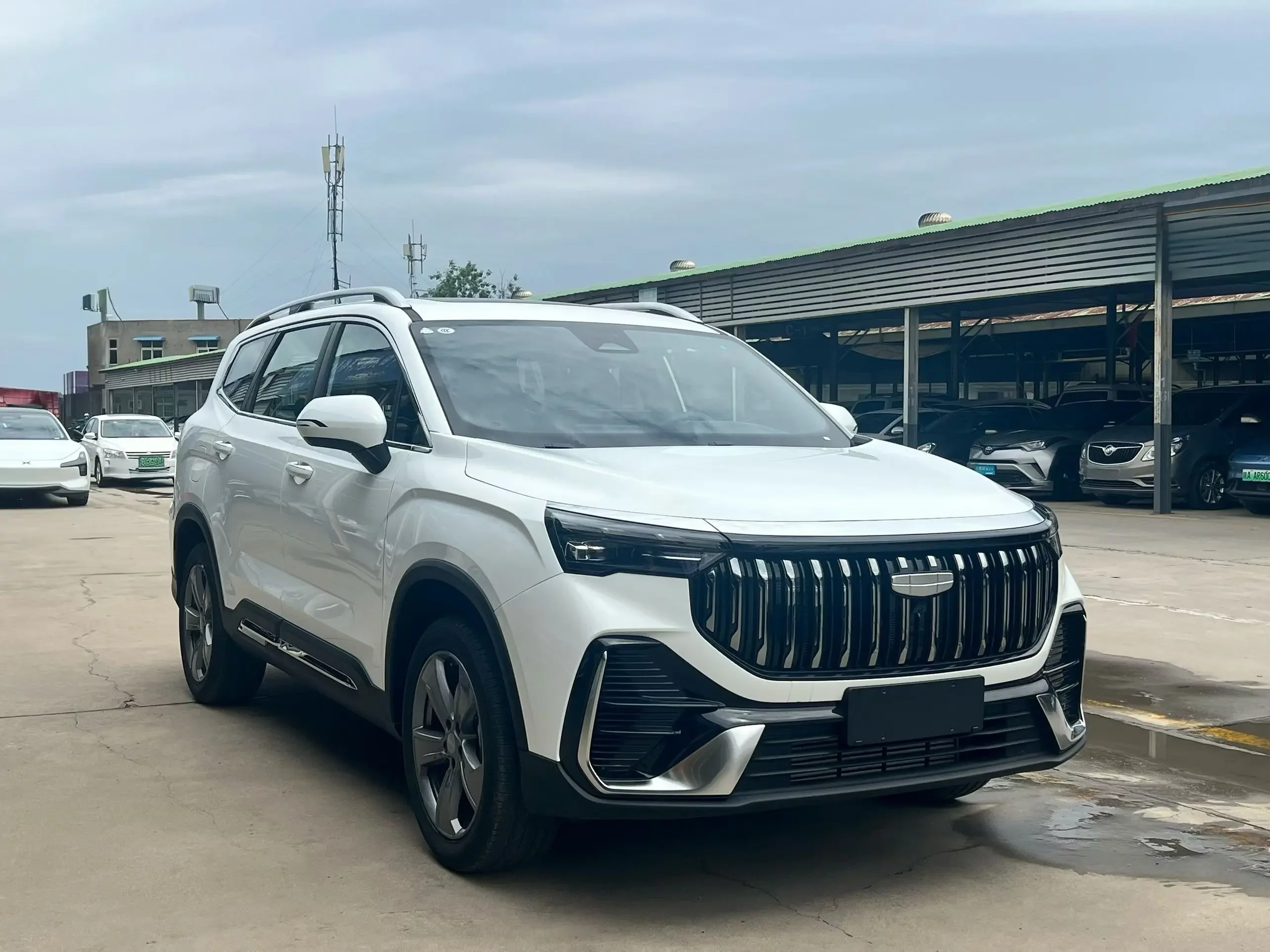 Geely Haoyue L