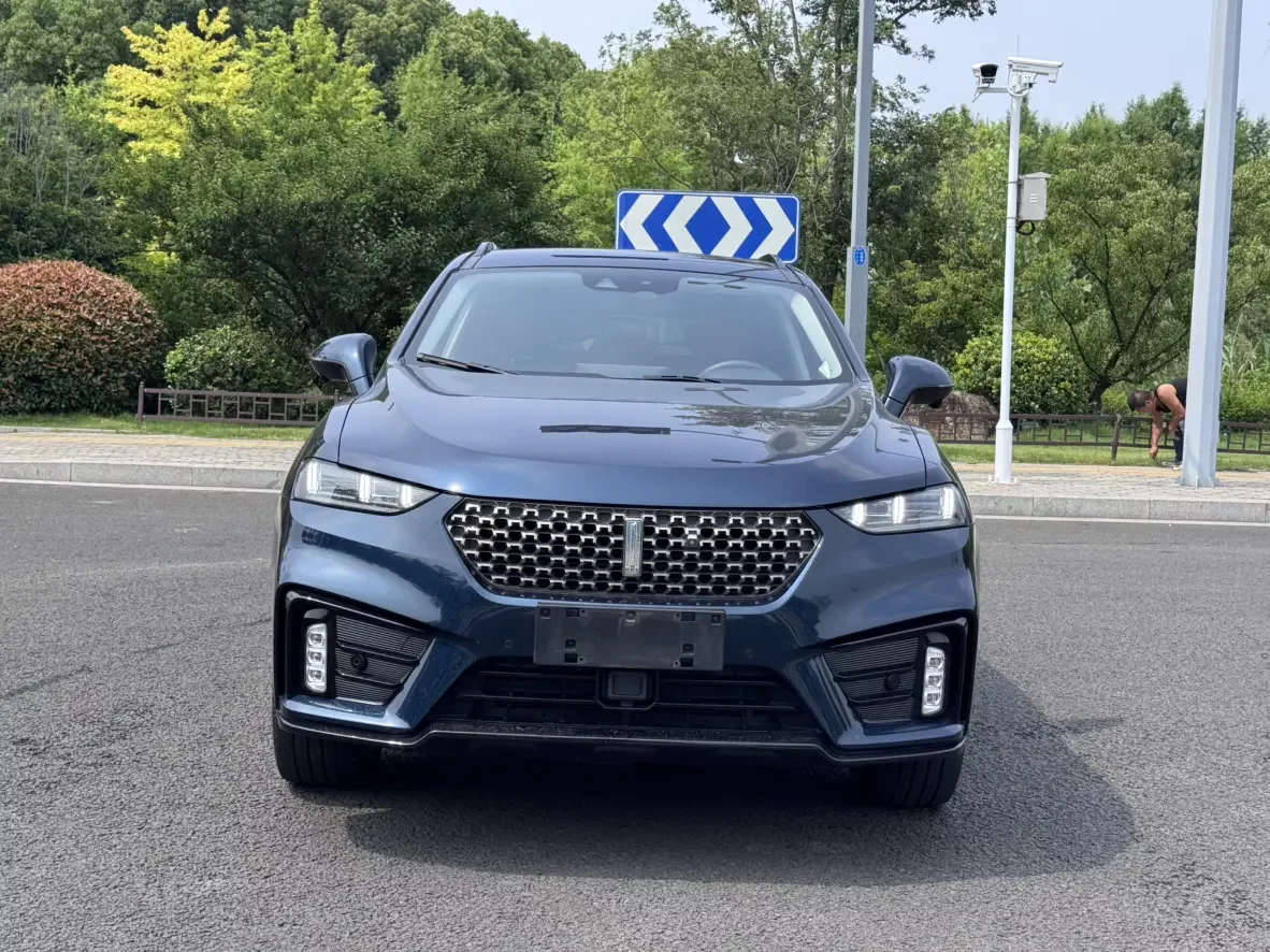 Wey Wei brand VV7 PHEV