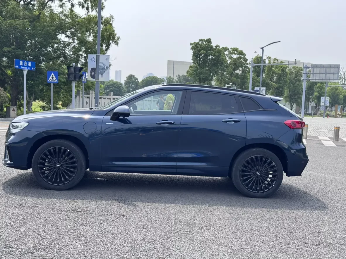 Wey Wei brand VV7 PHEV