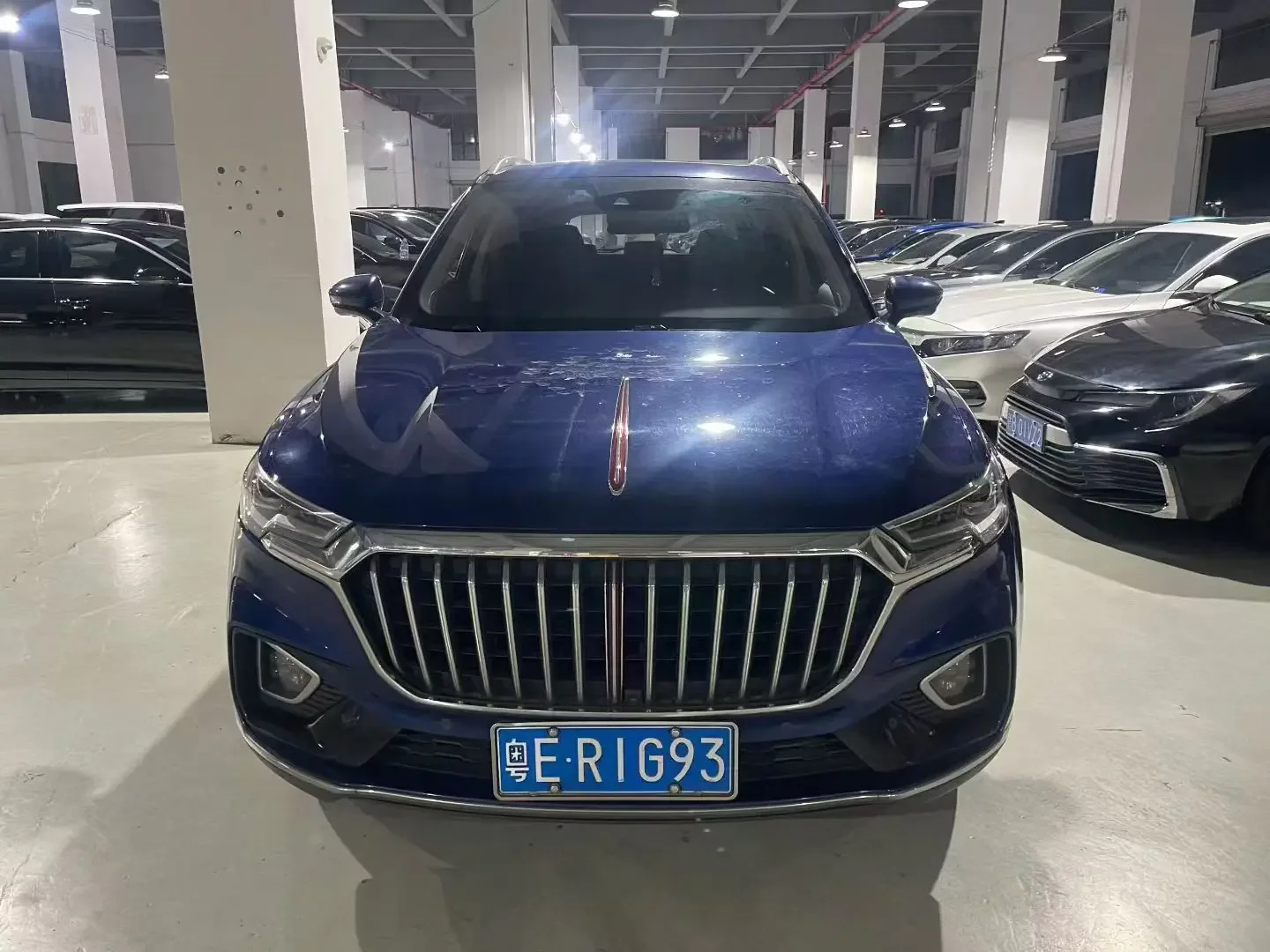 Hongqi HS5