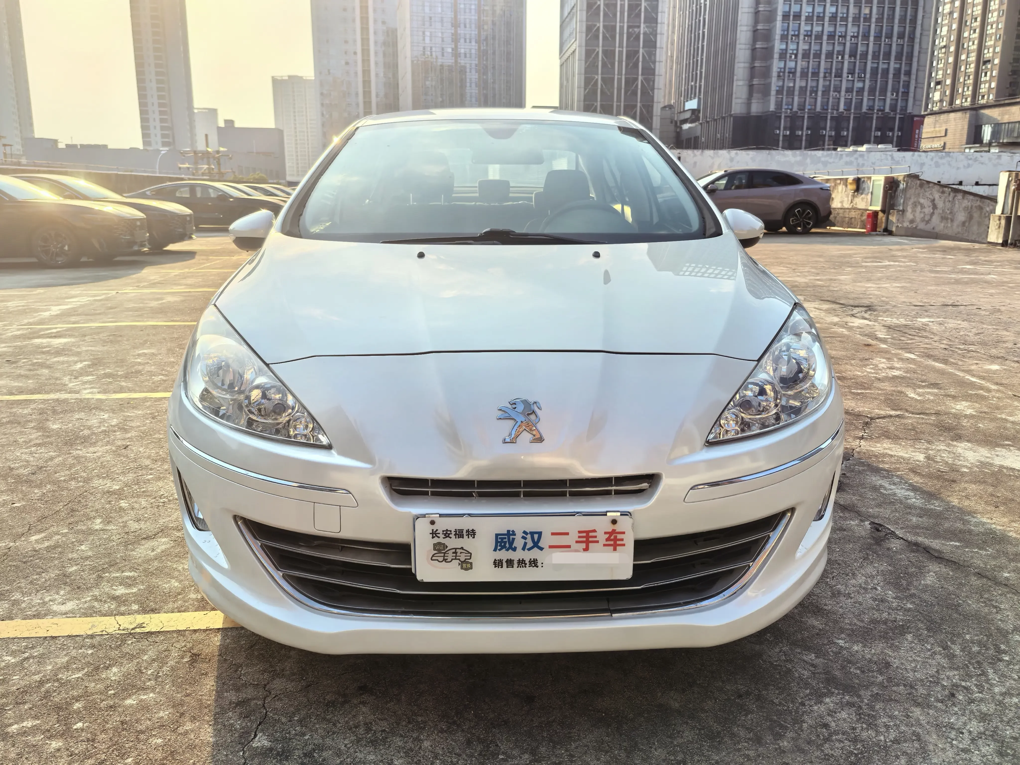 Peugeot 408