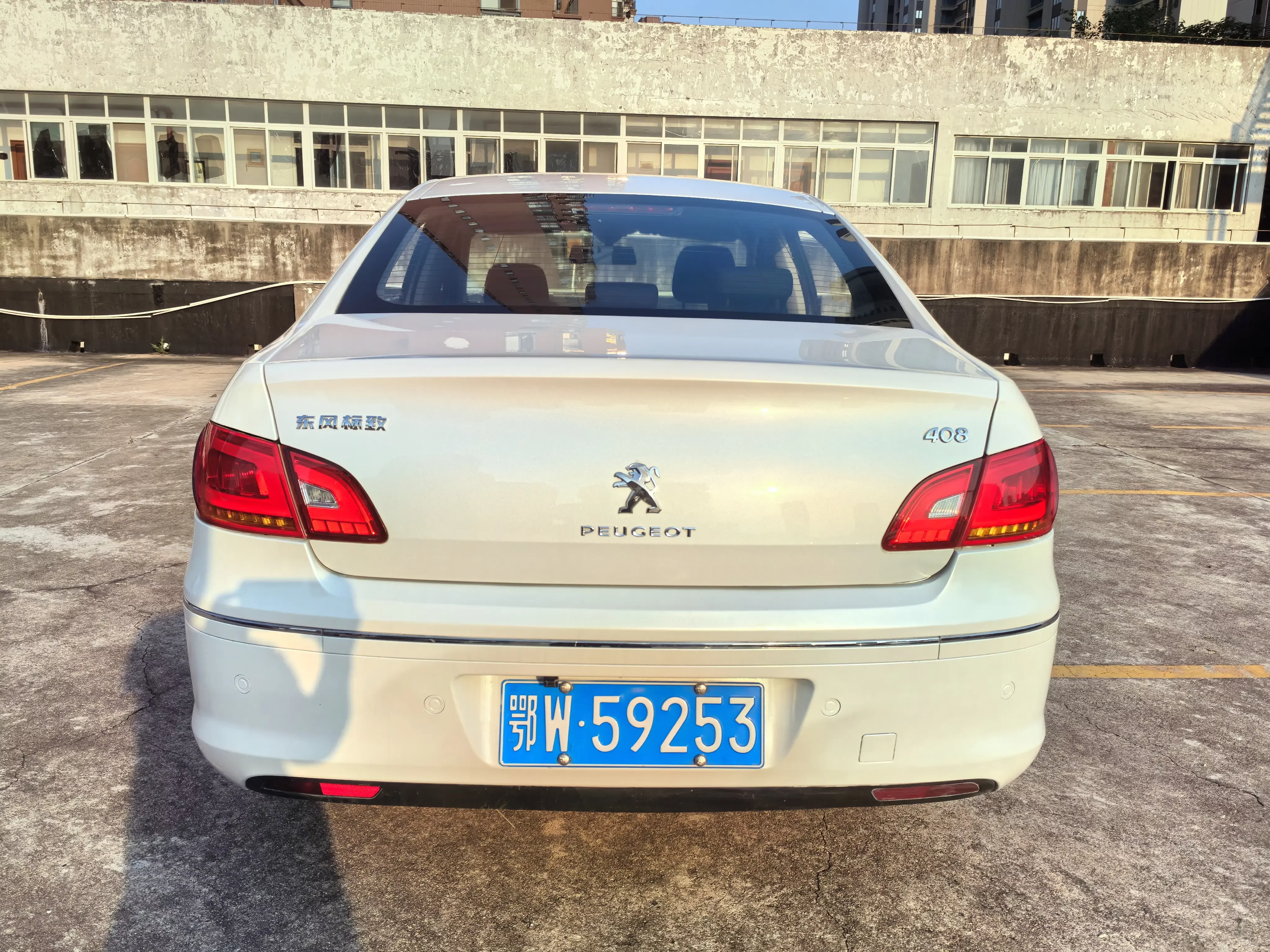 Peugeot 408