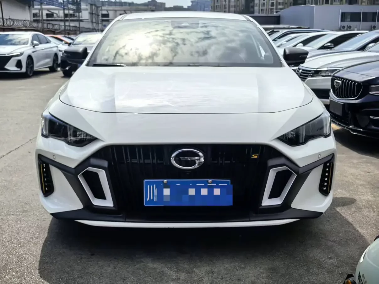 GAC Trumpchi Empow  из Китая