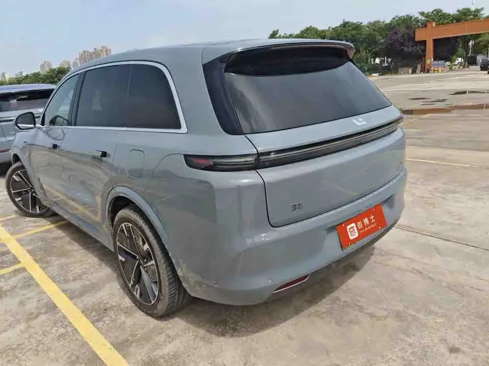 Lixiang L8
