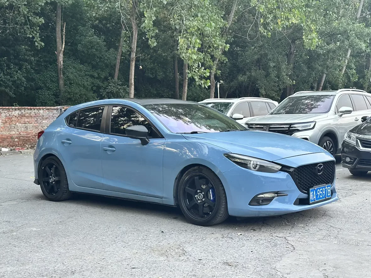 Mazda Axela