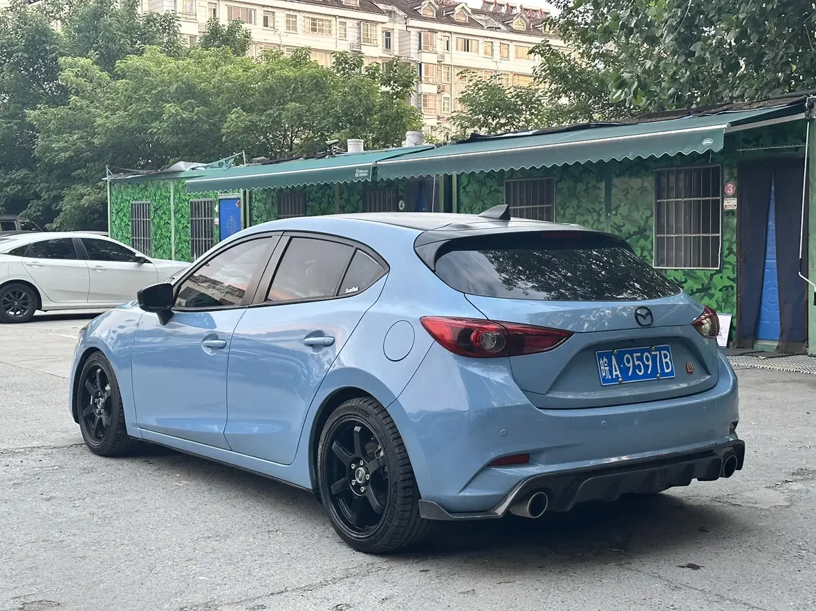 Mazda Axela