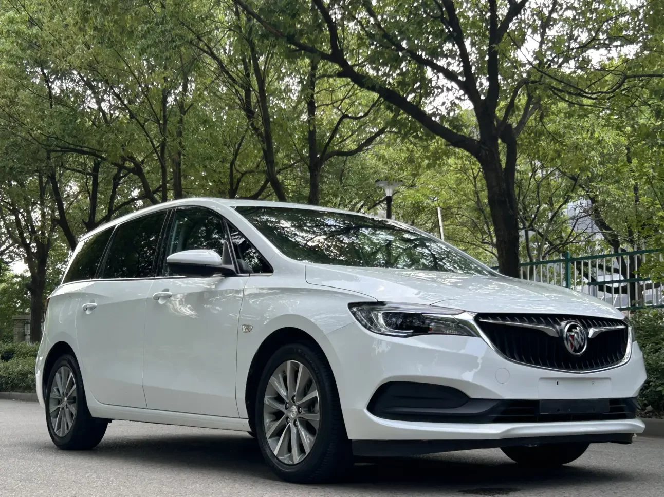 Buick GL6