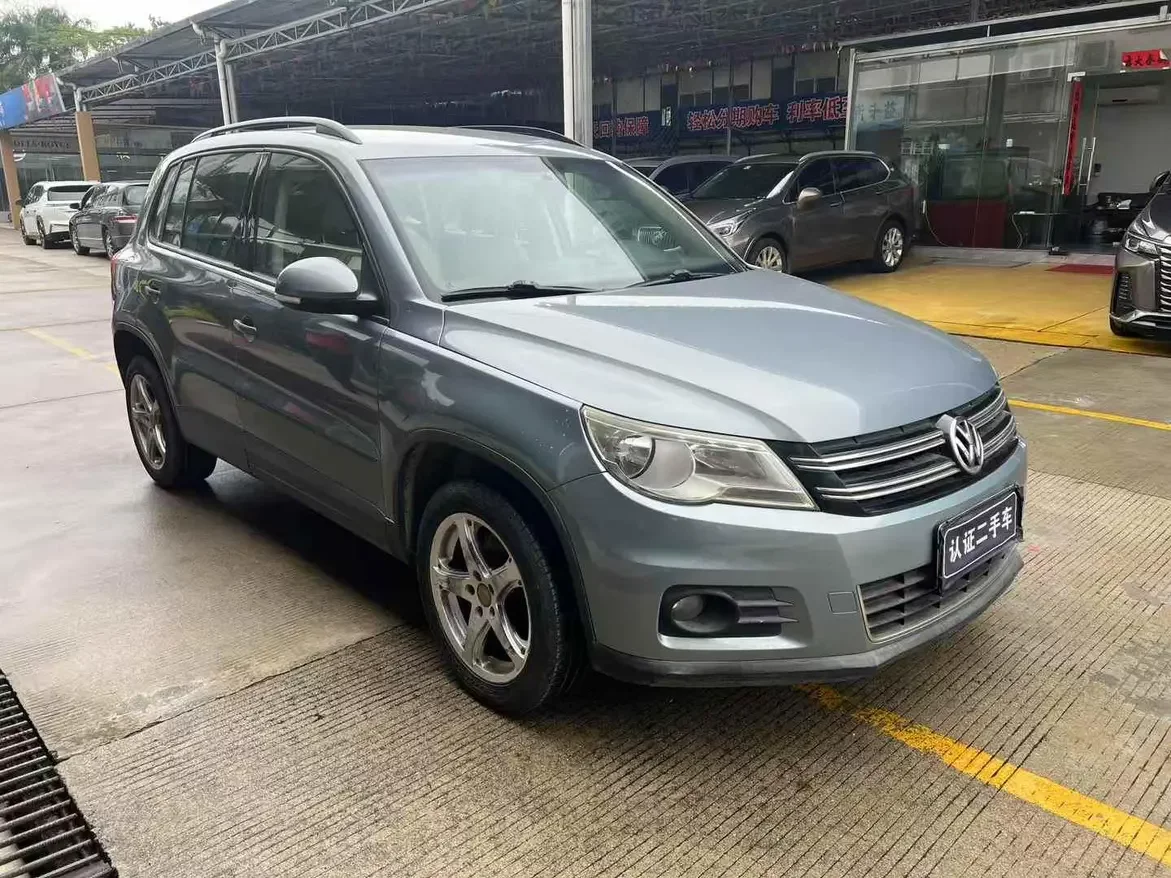 Volkswagen Tiguan (Tharu)