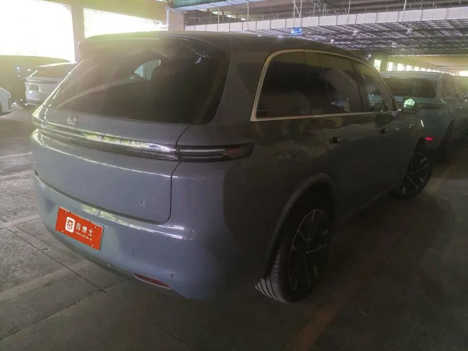 Lixiang L8