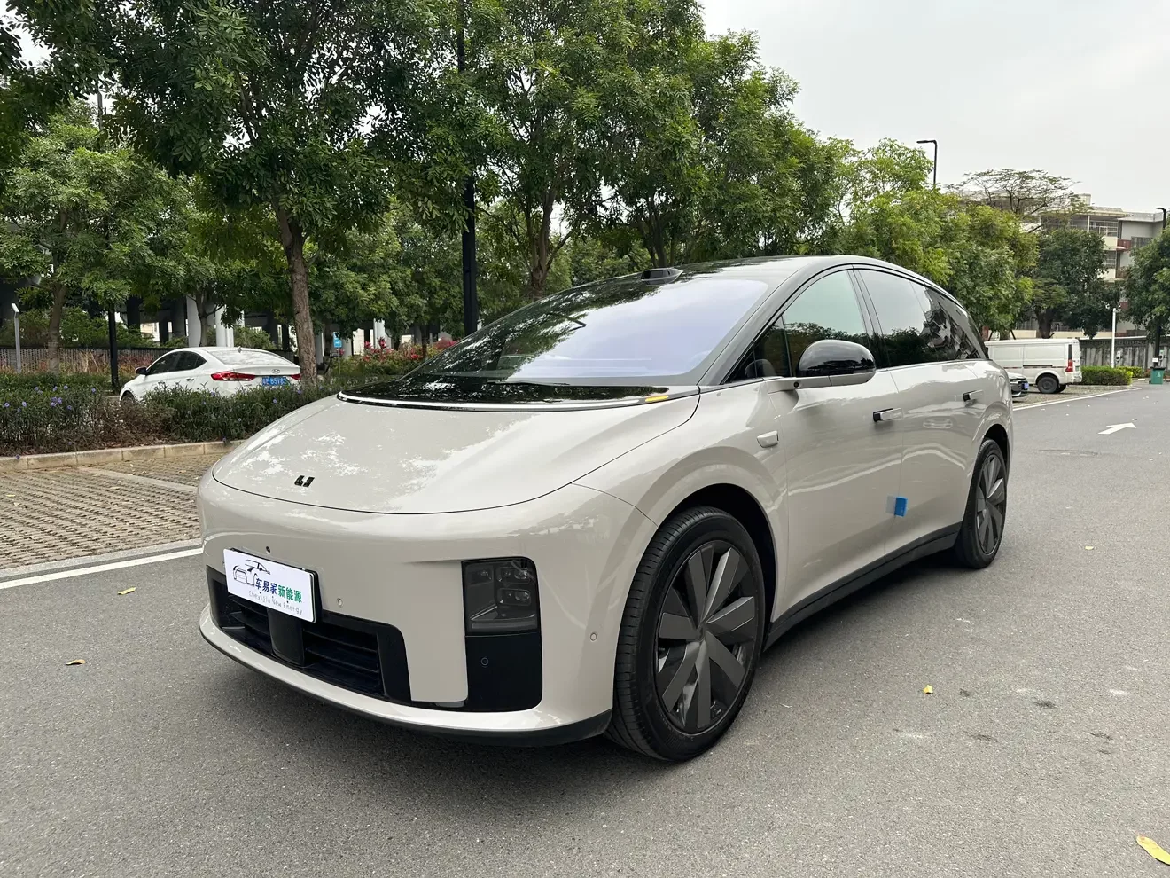 Li Ideal i8
