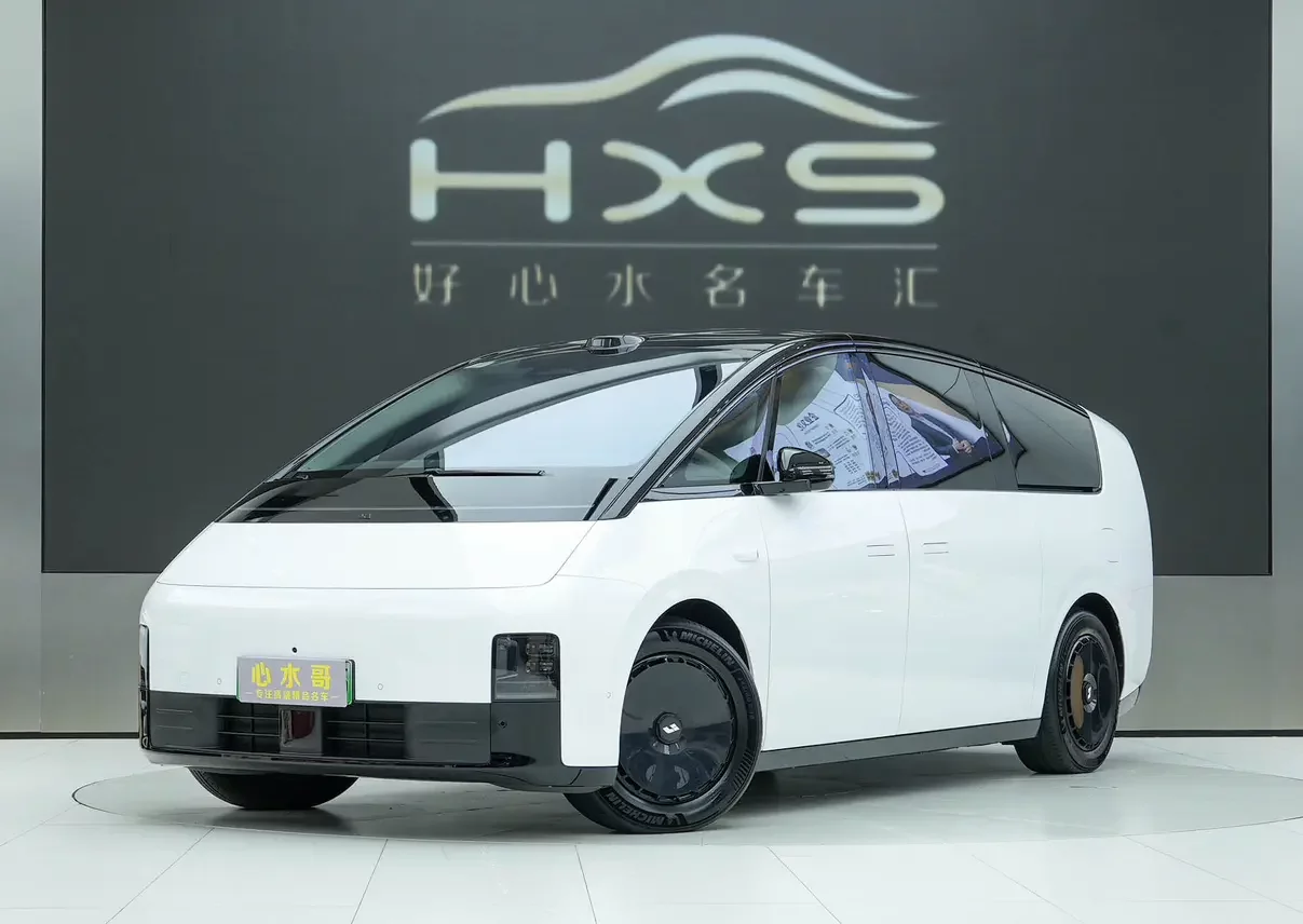 Lixiang MEGA