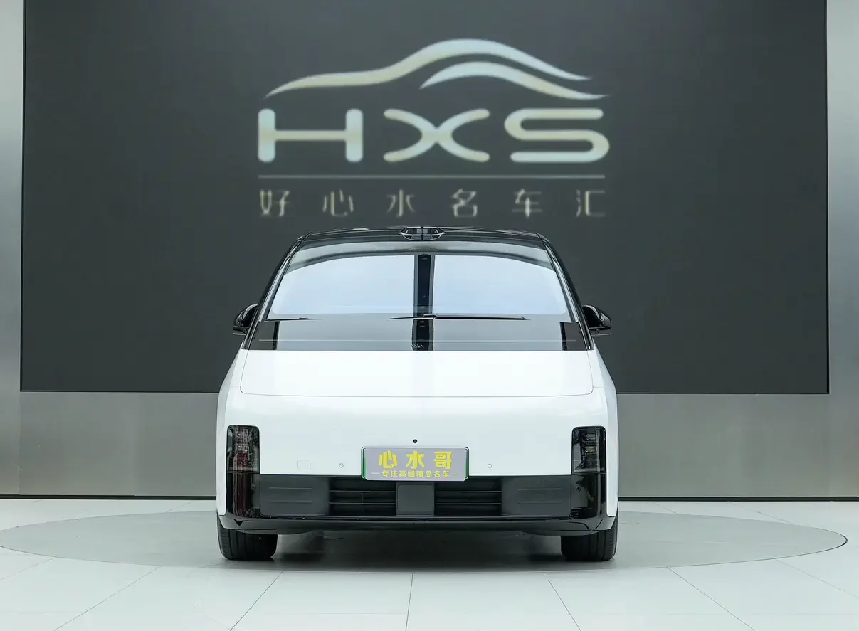 Lixiang MEGA