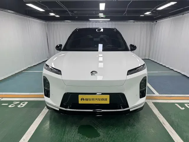 NIO ES8