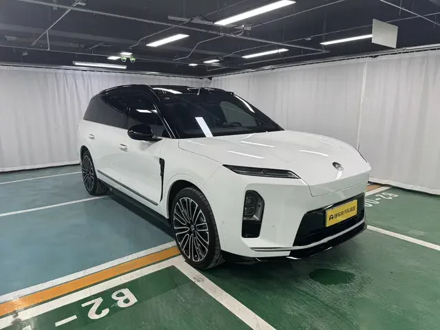 NIO ES8