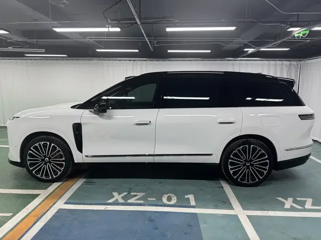 NIO ES8