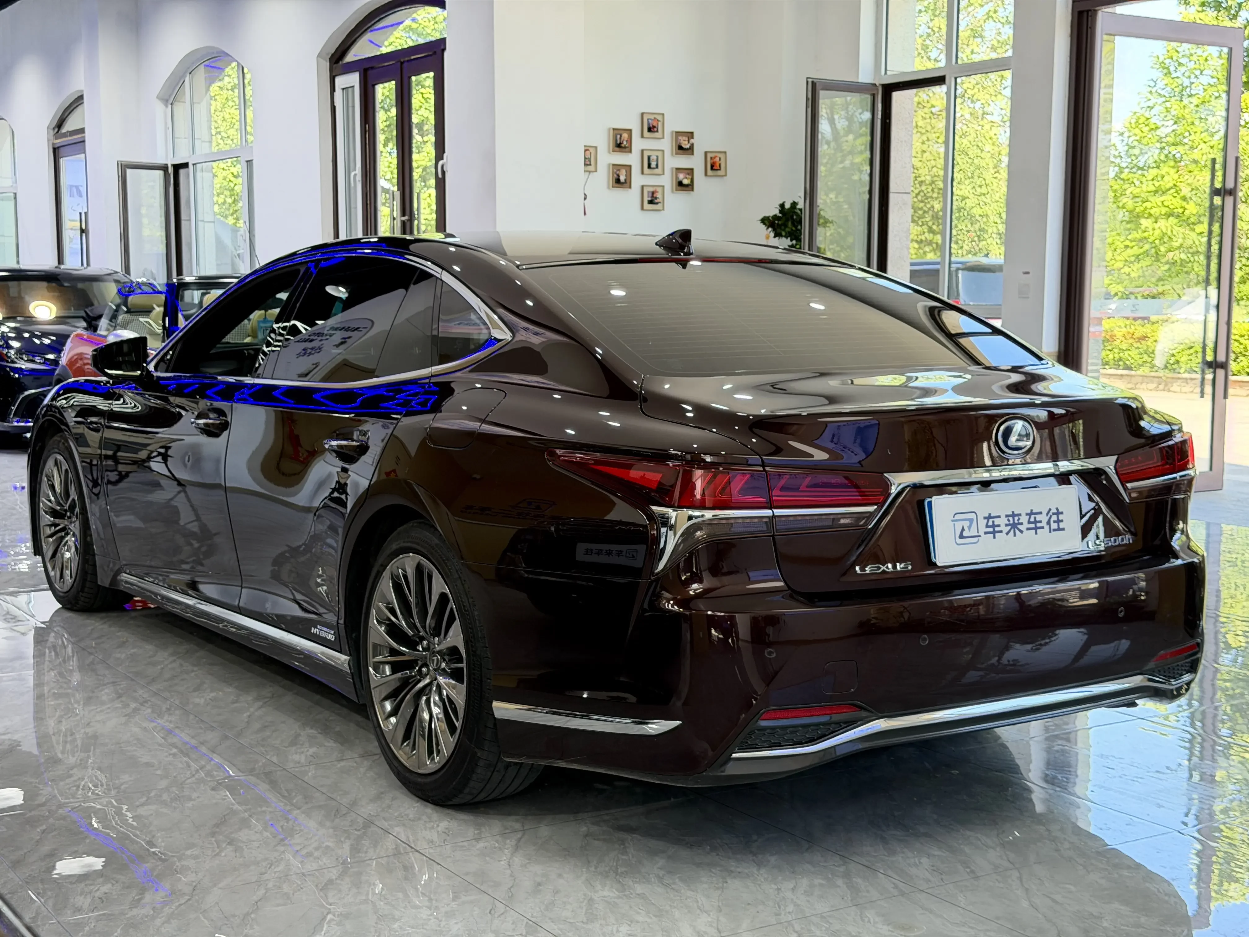 Lexus LS