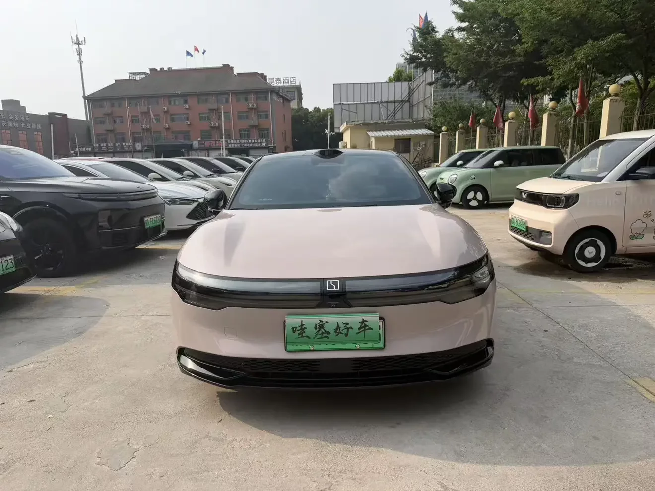 ZEEKR 007