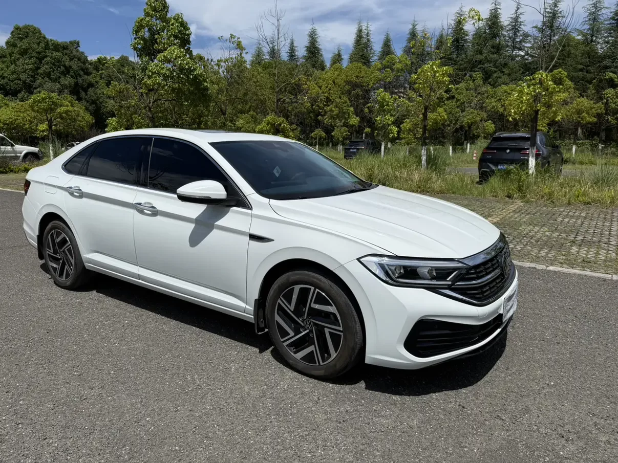 Volkswagen Sagitar