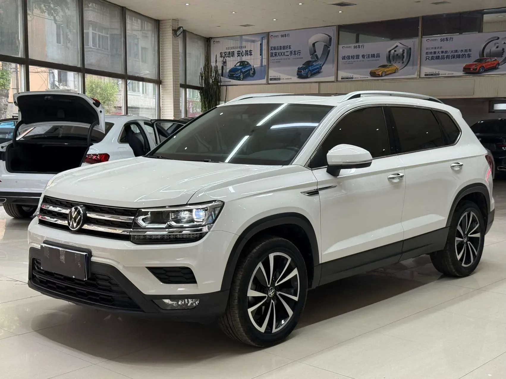 Volkswagen Tharu