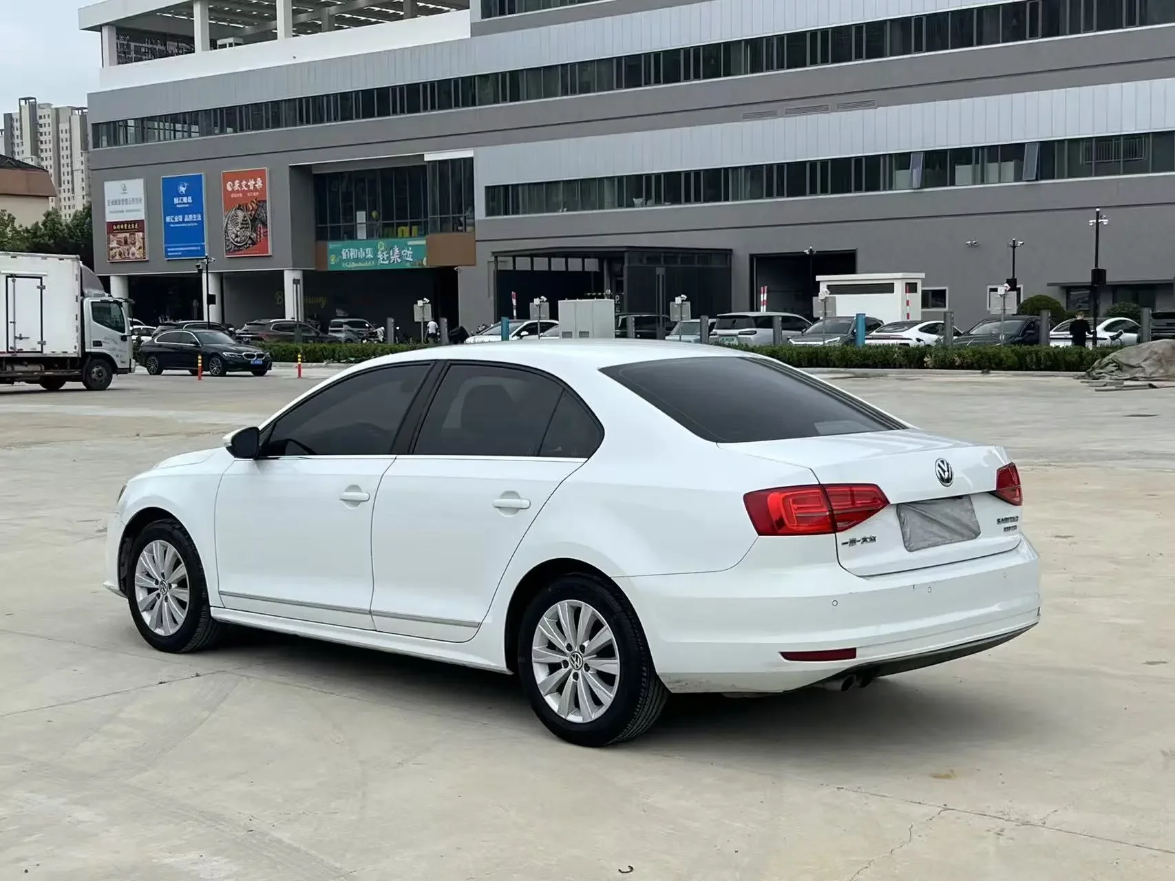 Volkswagen Sagitar