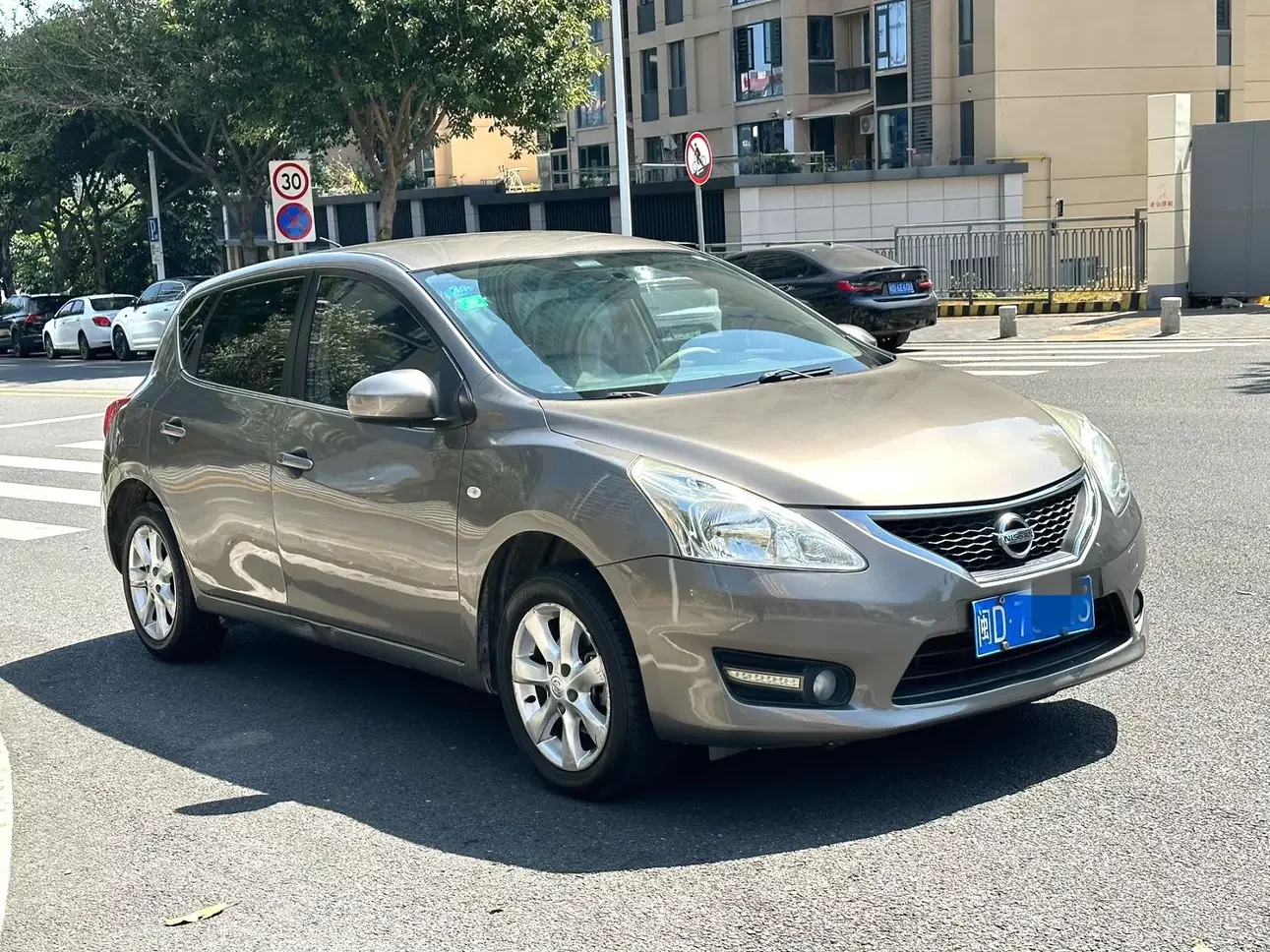 Nissan Tiida