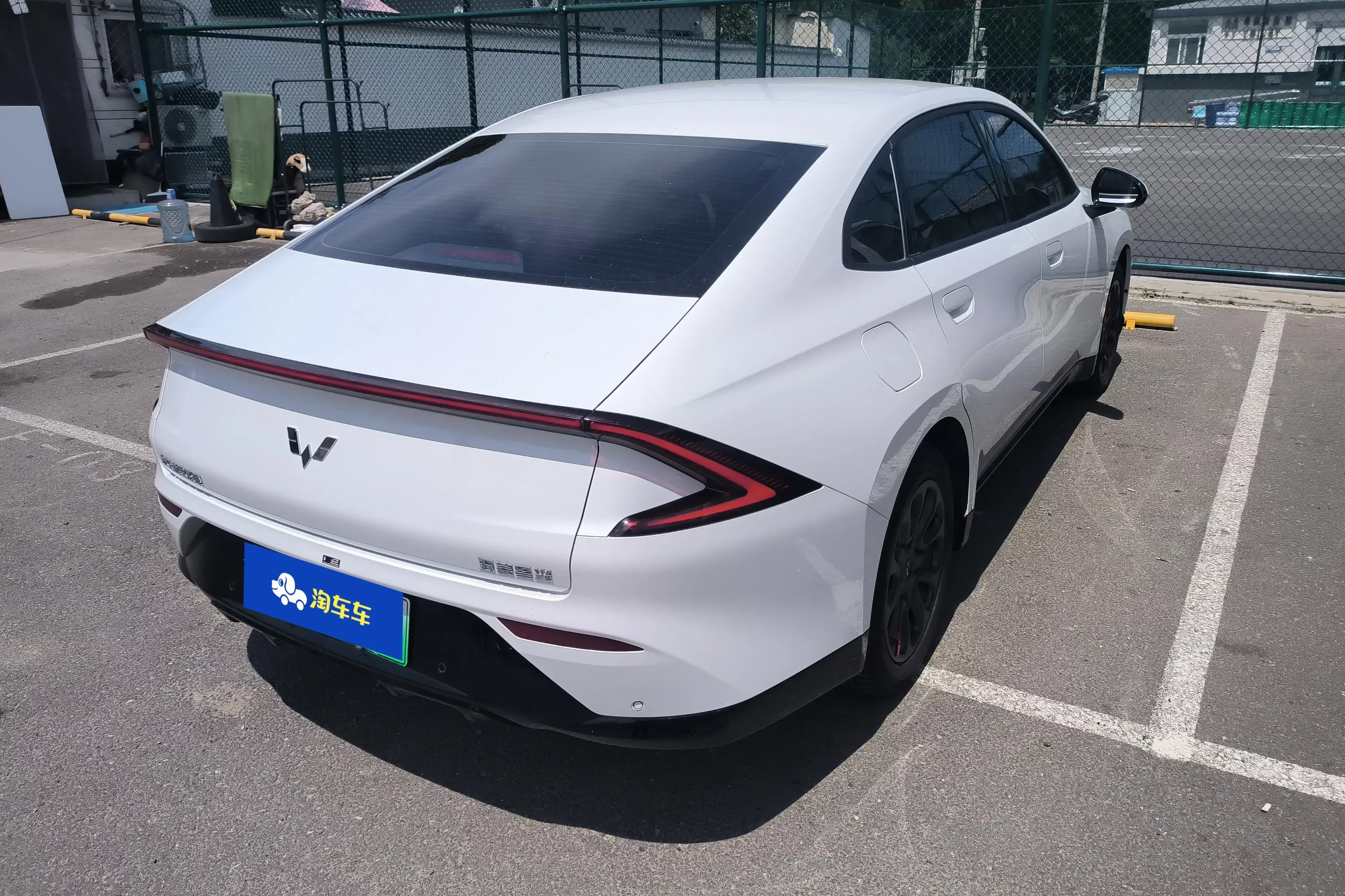 Wuling Starlight PHEV