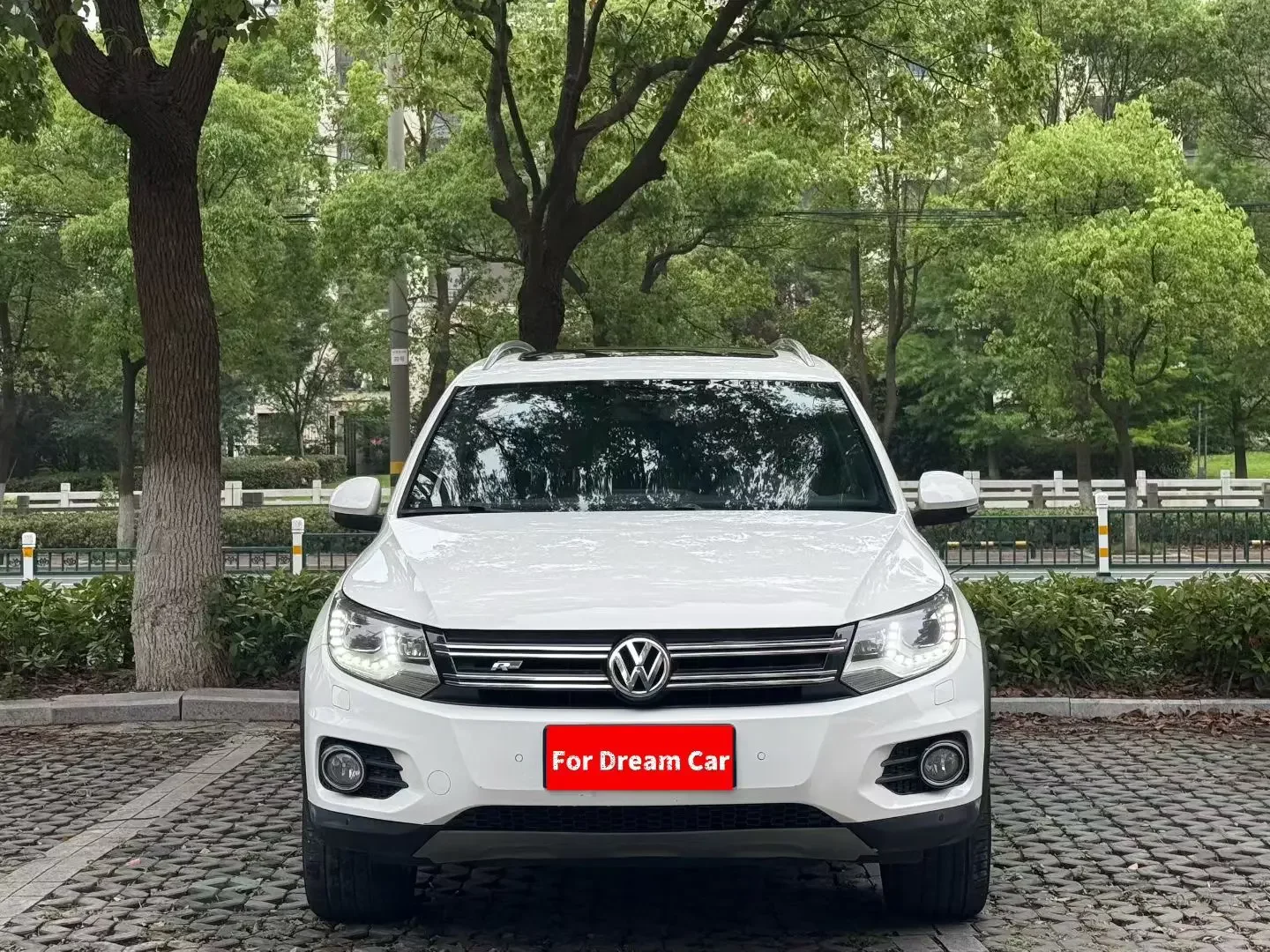 Volkswagen Tiguan (Tharu)