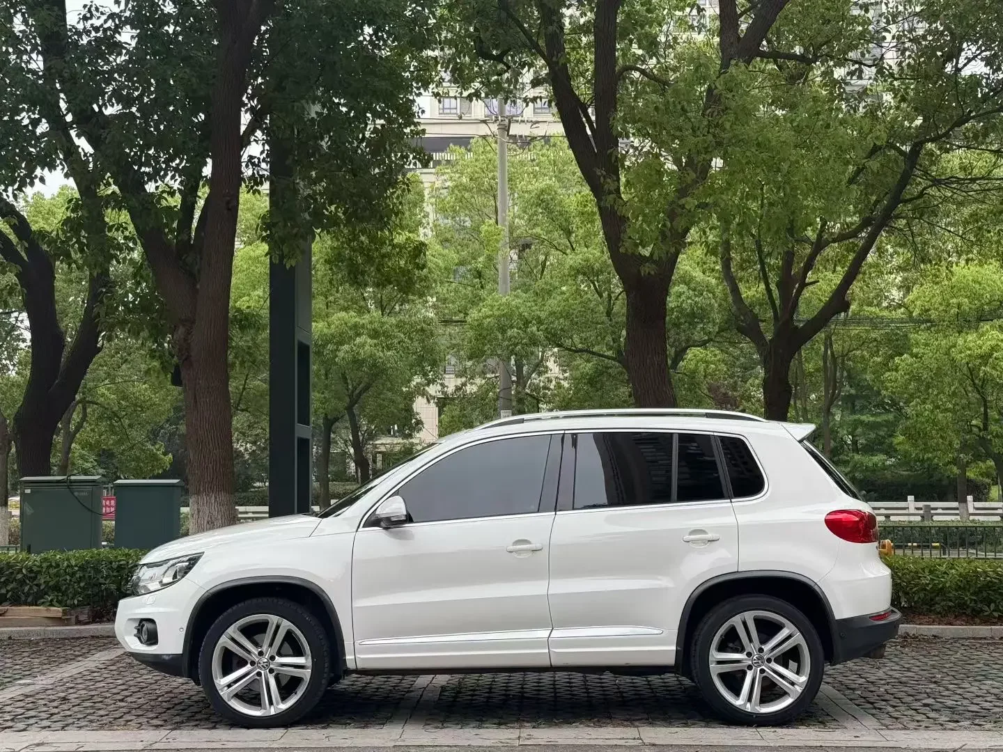 Volkswagen Tiguan (Tharu)