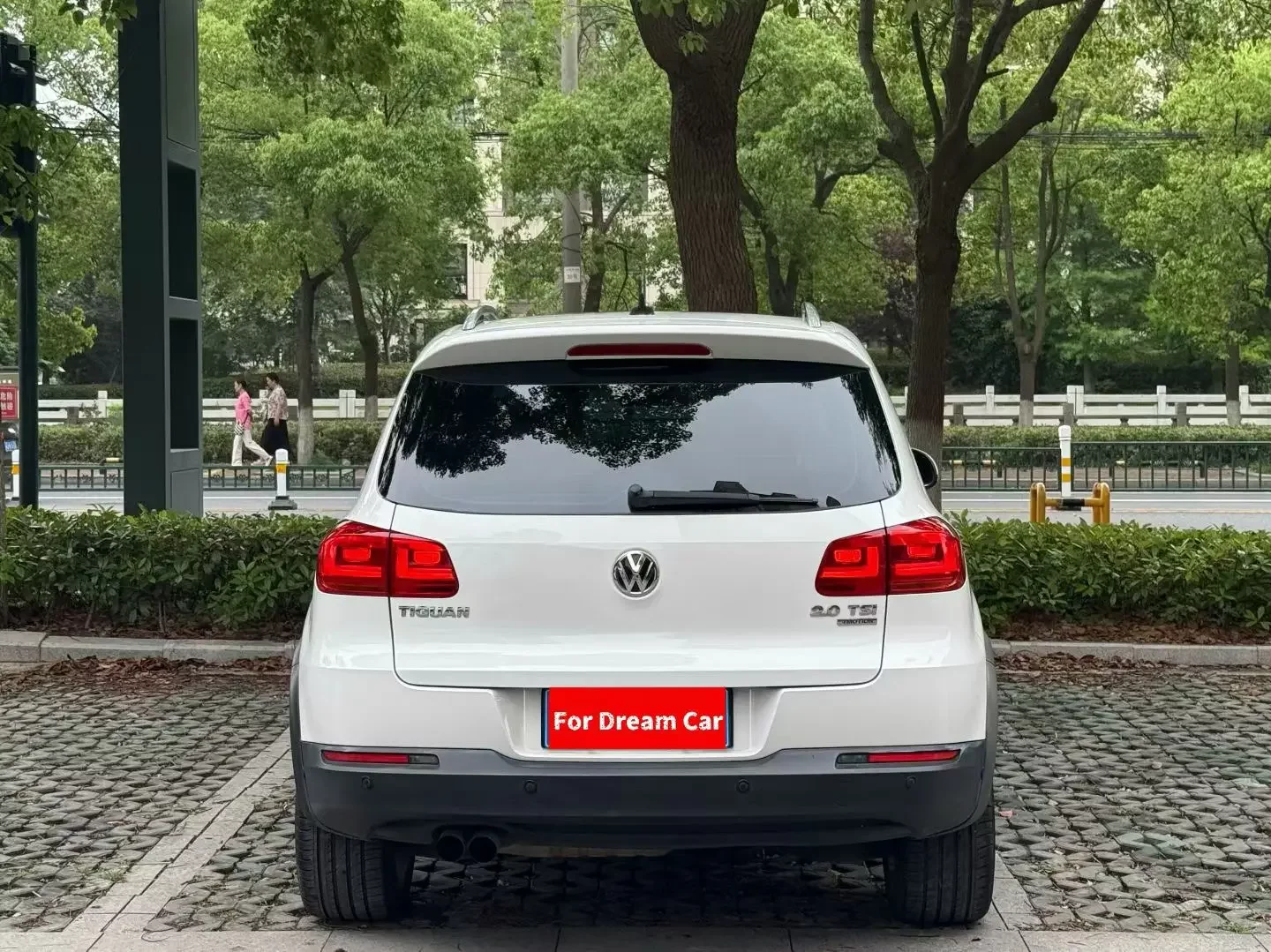 Volkswagen Tiguan (Tharu)
