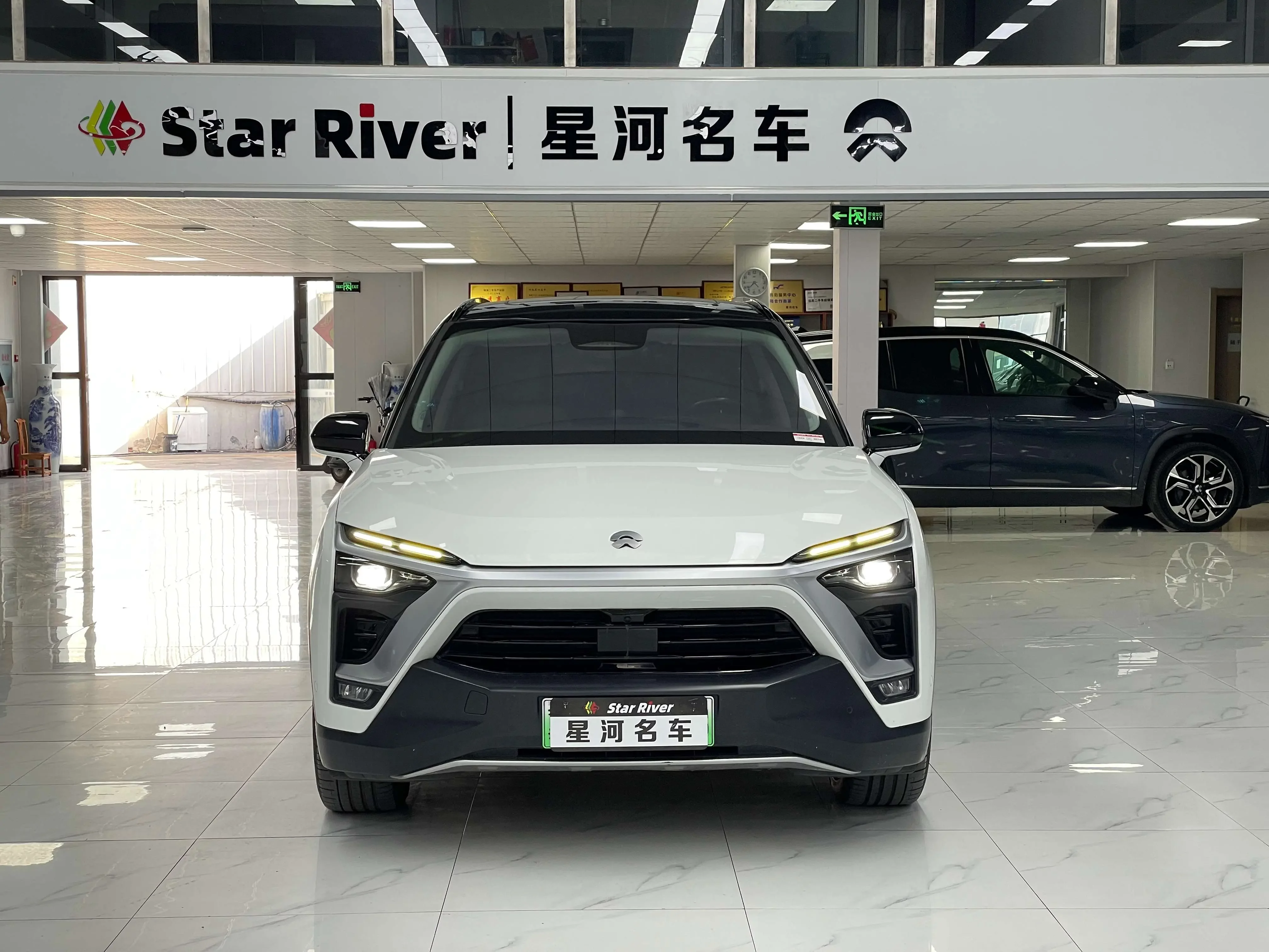 NIO ES8